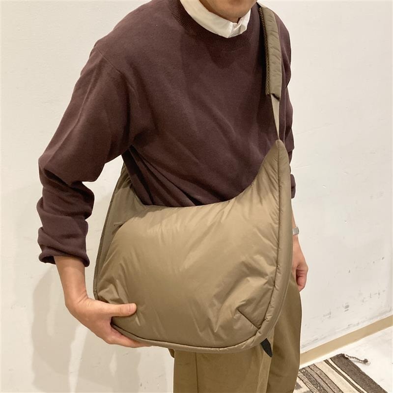 【スタッフスナップ】バッグと服が合うと、なんだかうれしい。_Tkj1ov