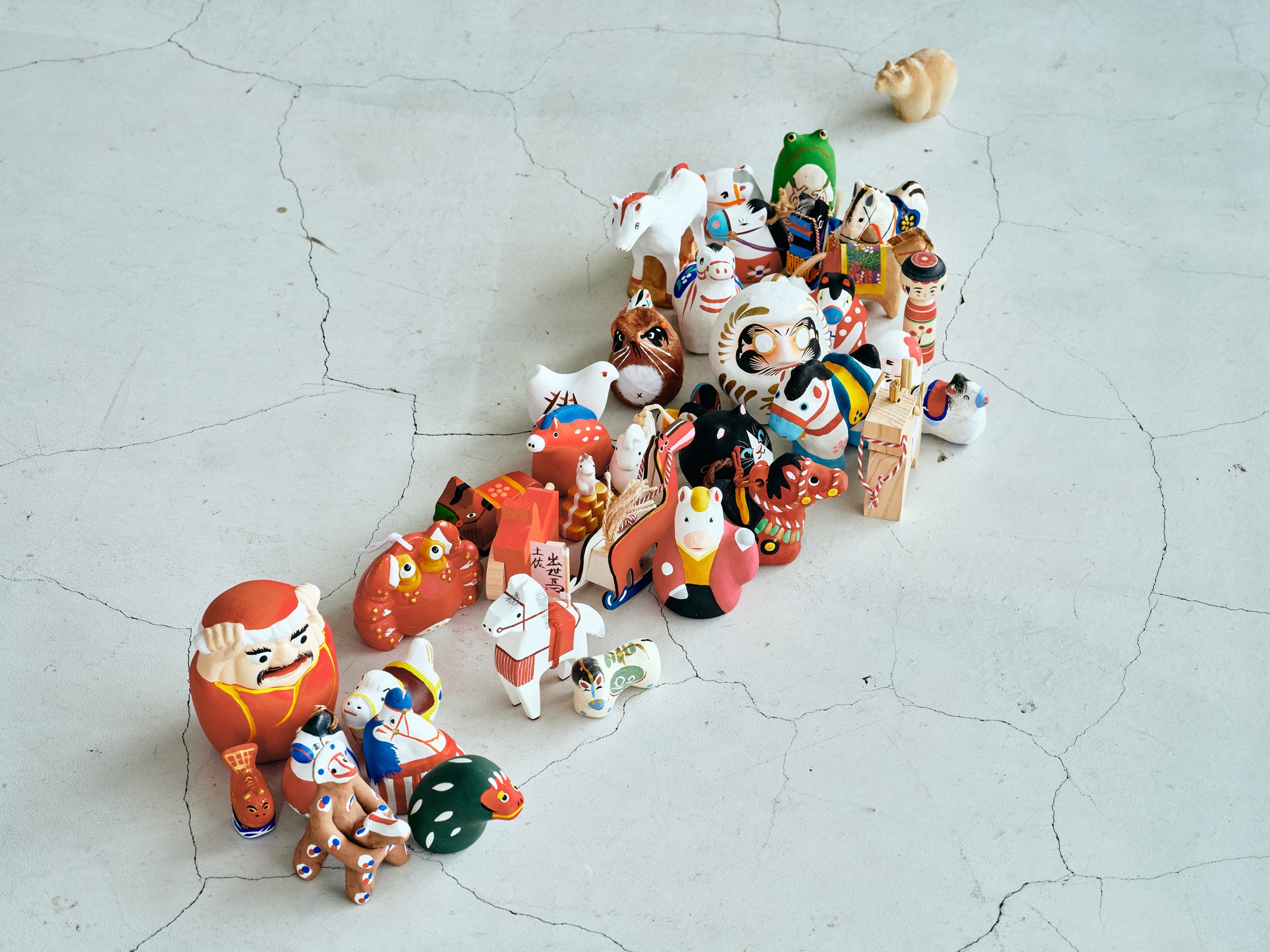 無印良品の福缶 ｜ 「縁あってやってきた縁起物が日々なじんでいく心地よさ」 文筆家・甲斐みのり_hGscz3