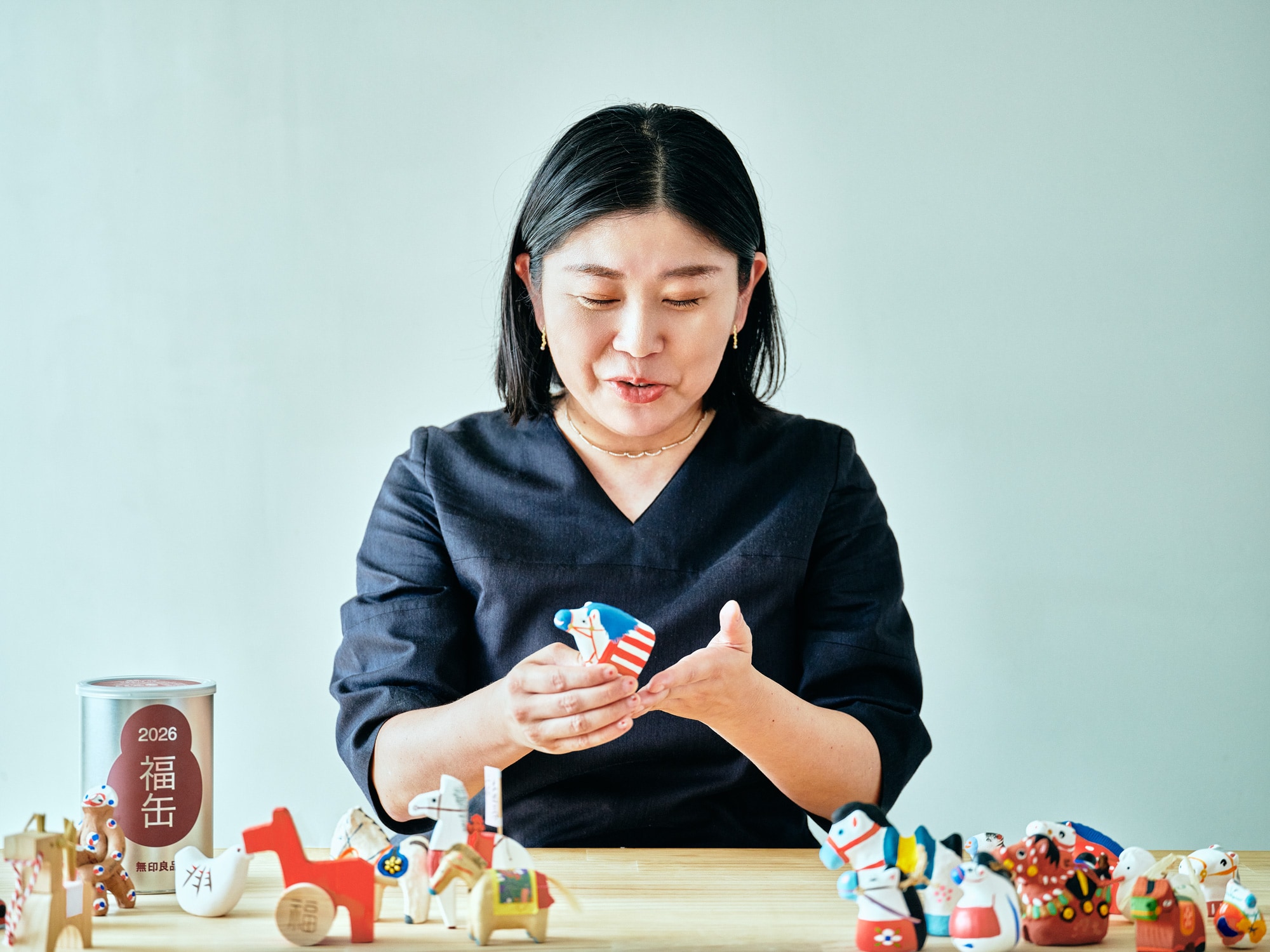 無印良品の福缶 ｜ 「縁あってやってきた縁起物が日々なじんでいく心地よさ」 文筆家・甲斐みのり_6mvpl4