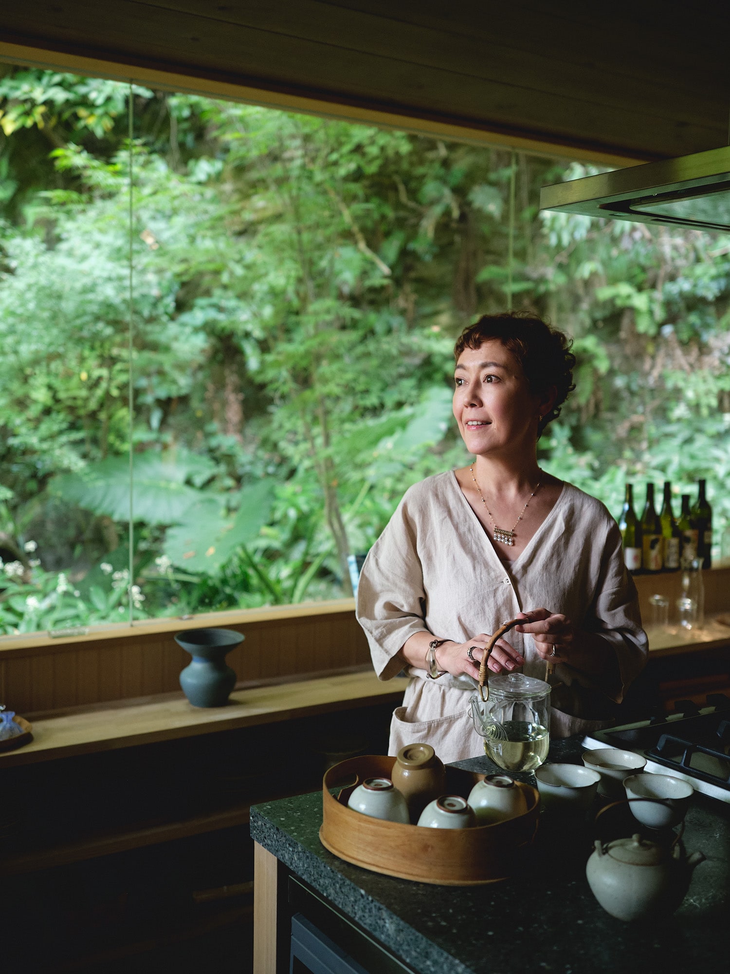 「結論やゴールから離れて、“間”や“過程”、“変化”に目を向ける」クリス智子インタビュー | まわりみち、かけあし、ひとやすみ_BDqKW3