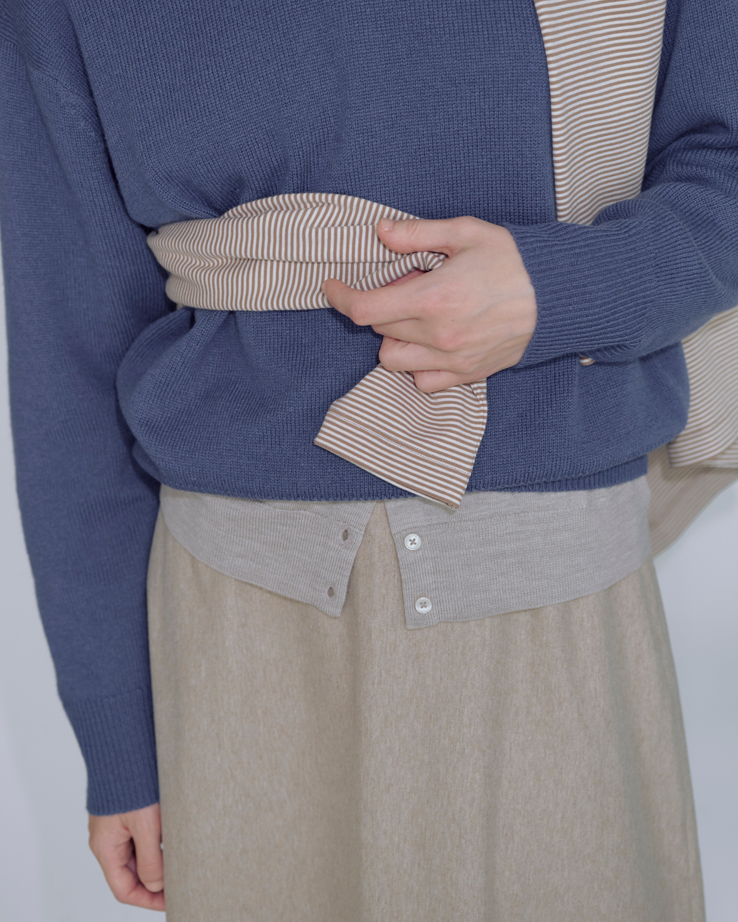 Day5 淡色ベースに、ブルーをひとさじ | 装いを、もっと自由に。秋の一週間コーディネート_g3egrI