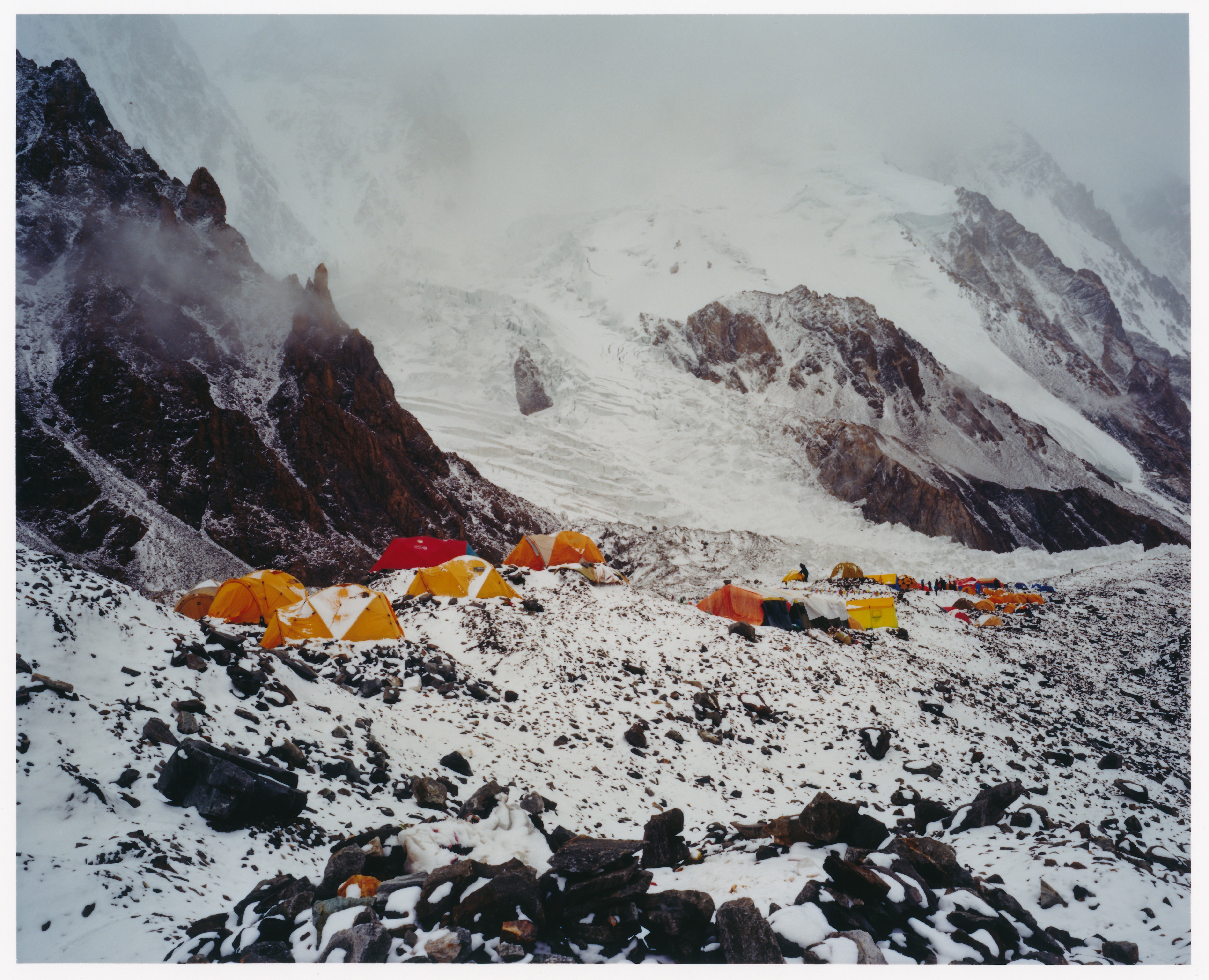 「8000m超えの登頂にも持参する、旅の必需品」石川直樹(写真家)_QRQmX3
