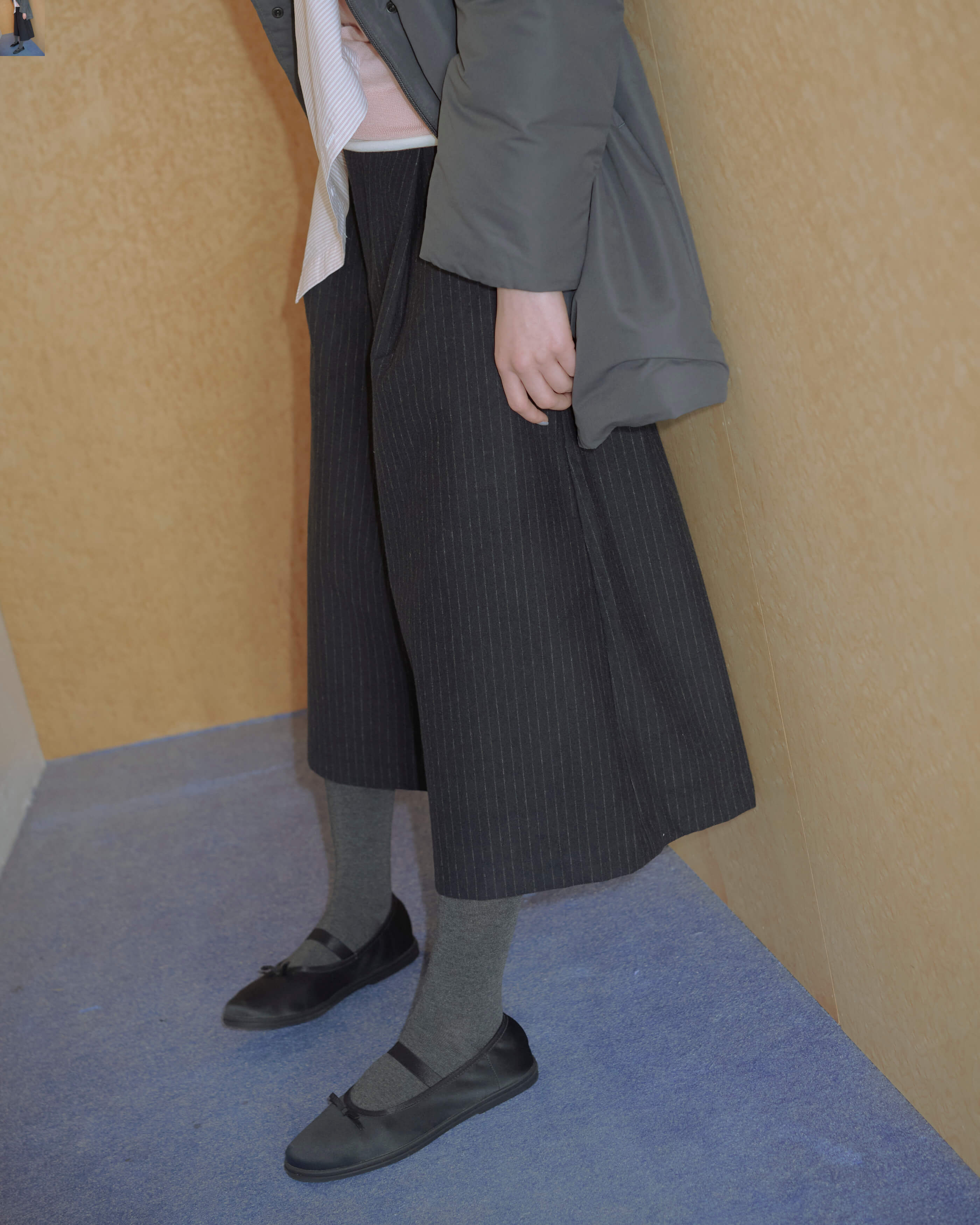 Day7 ミディ丈アウターを軽やかに、色合わせのひと工夫 ｜ 装いを、もっと自由に。冬の一週間コーディネート_m9Dx8T