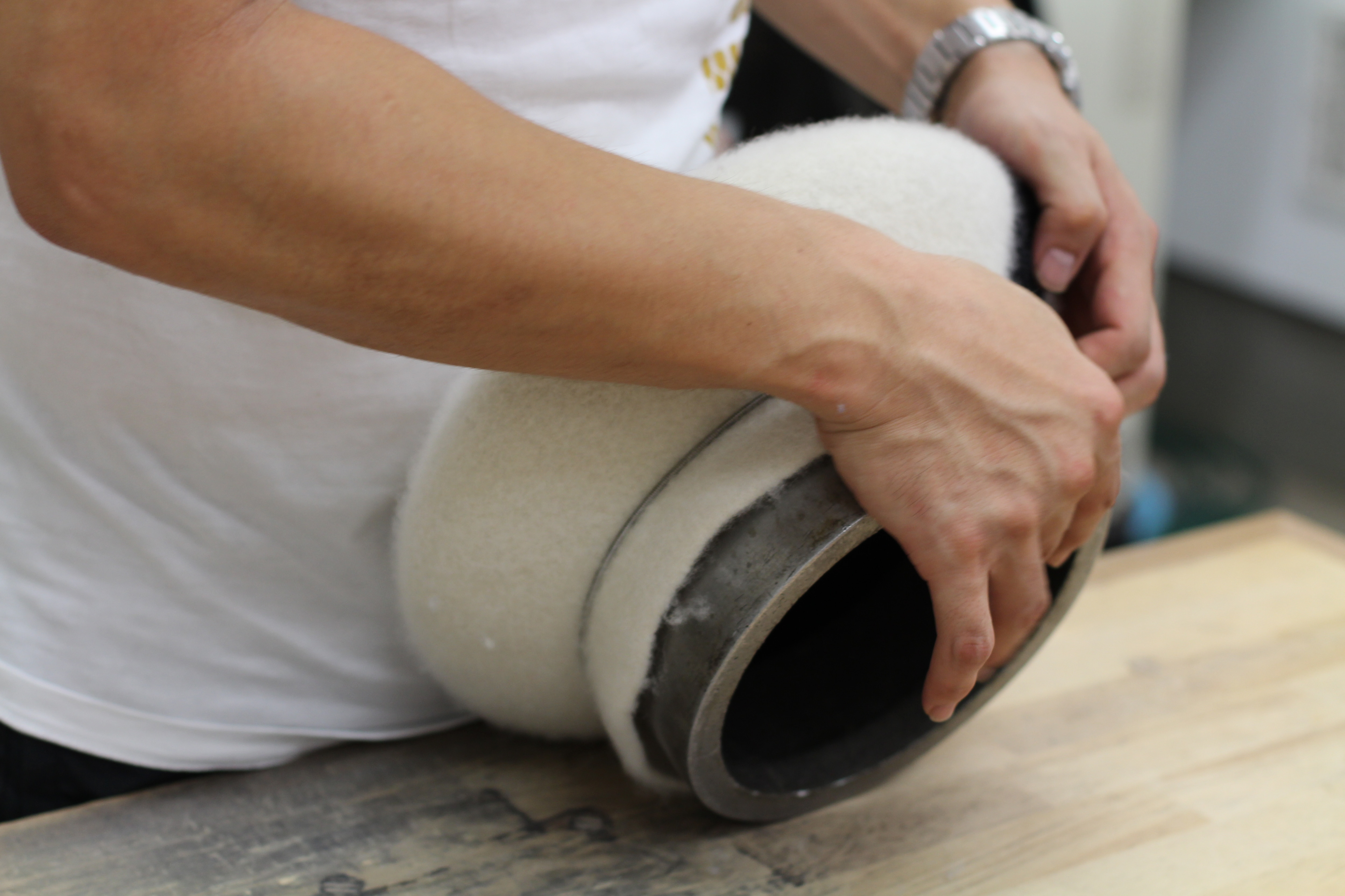 シンプルだからこそ素材が引き立つ。YOKOI BERETの帽子_KnIUG2