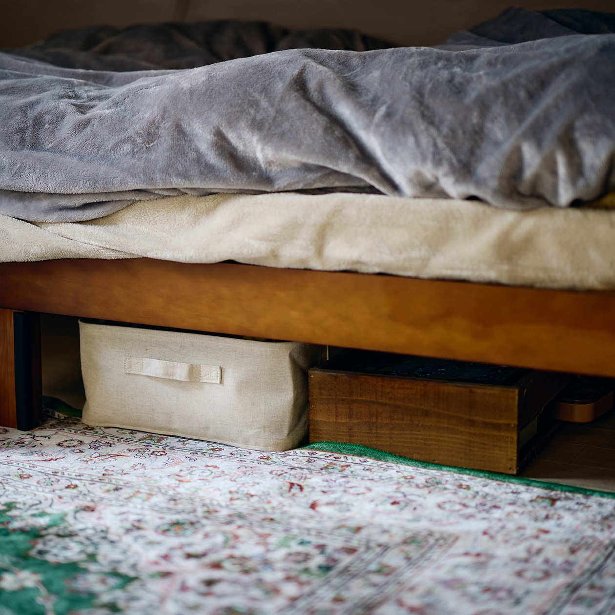 DIYを重ね、大胆につくり替えられてきた部屋 ｜ こたつにもなる ローテーブル、スチール ユニットシェルフ_o5Naxl