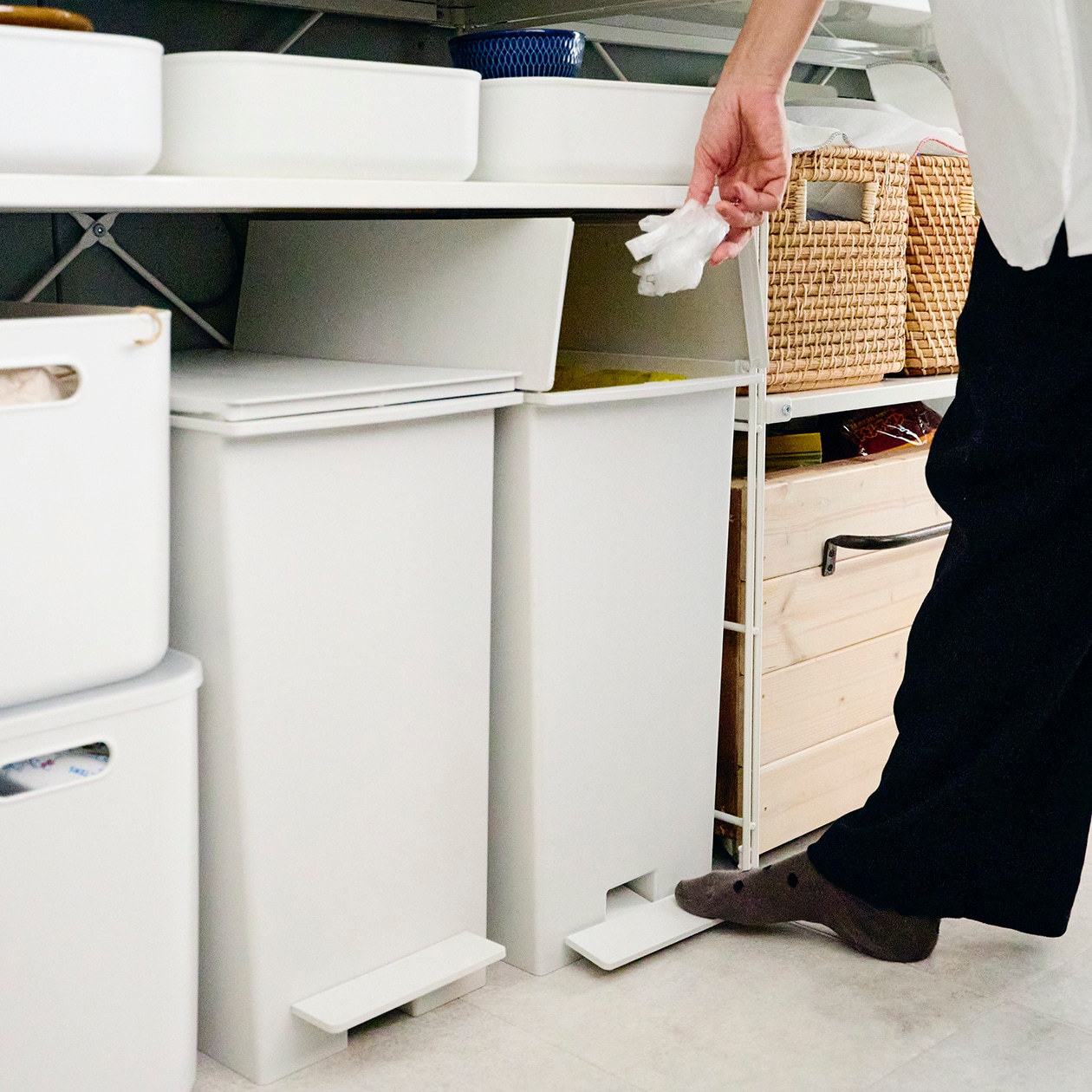 DIYを重ね、大胆につくり替えられてきた部屋 ｜ こたつにもなる ローテーブル、スチール ユニットシェルフ_Wvz4KH