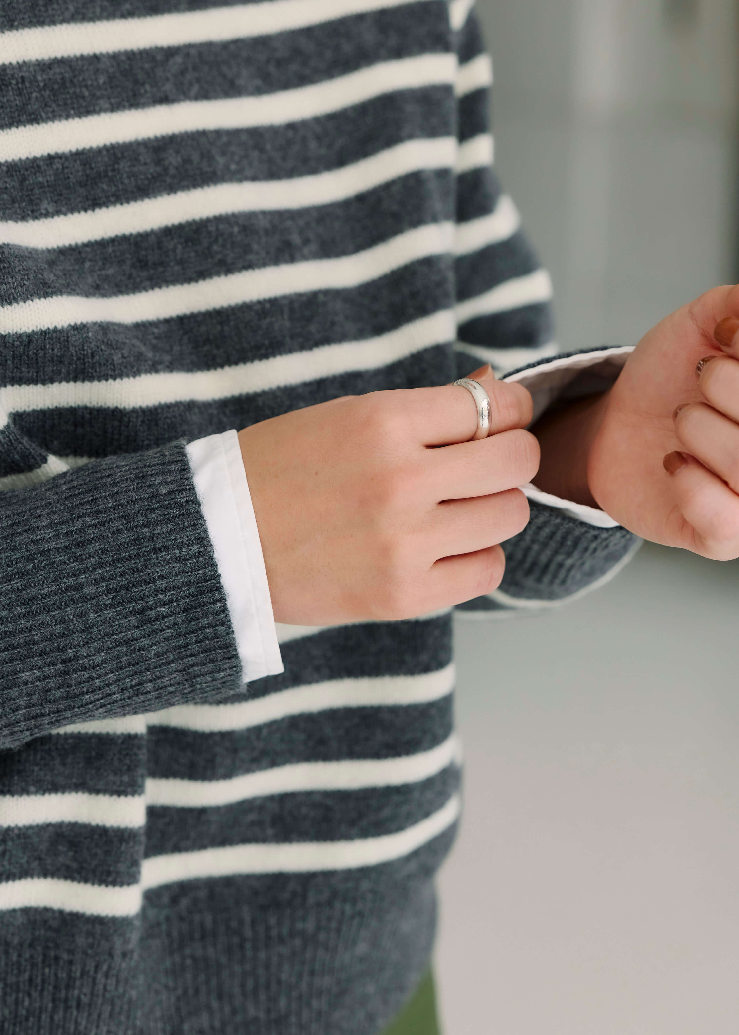 スタッフのリアルな着こなし ｜ 洗えるウール クルーネックセーター_bF3pWP