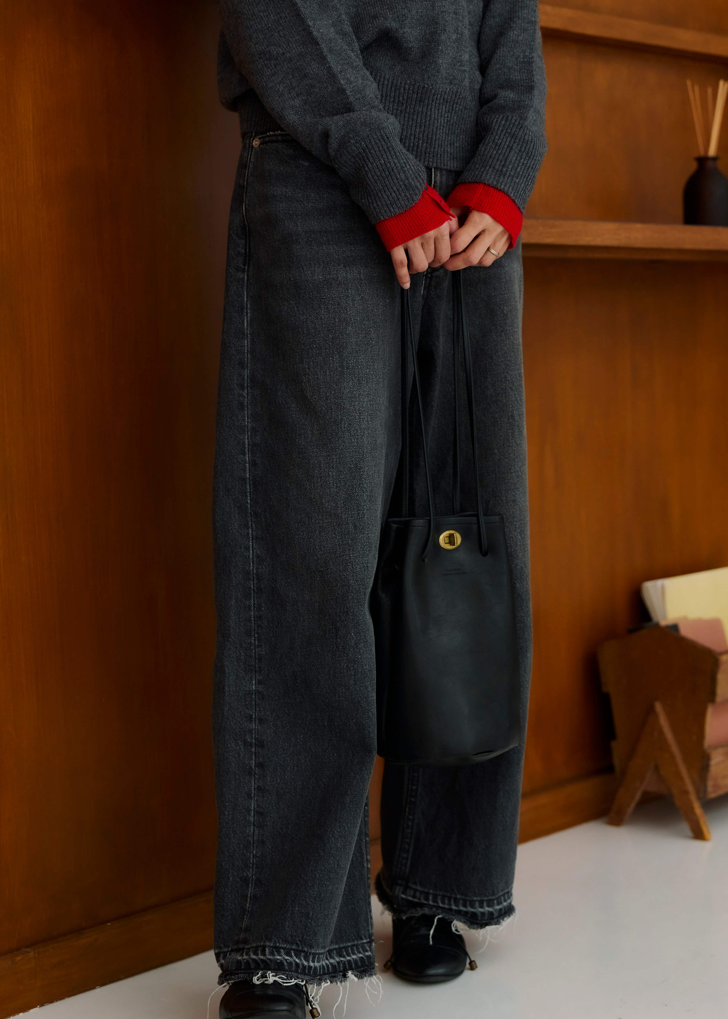 スタッフのリアルな着こなし ｜ 洗えるウール クルーネックセーター_ZCIu2D