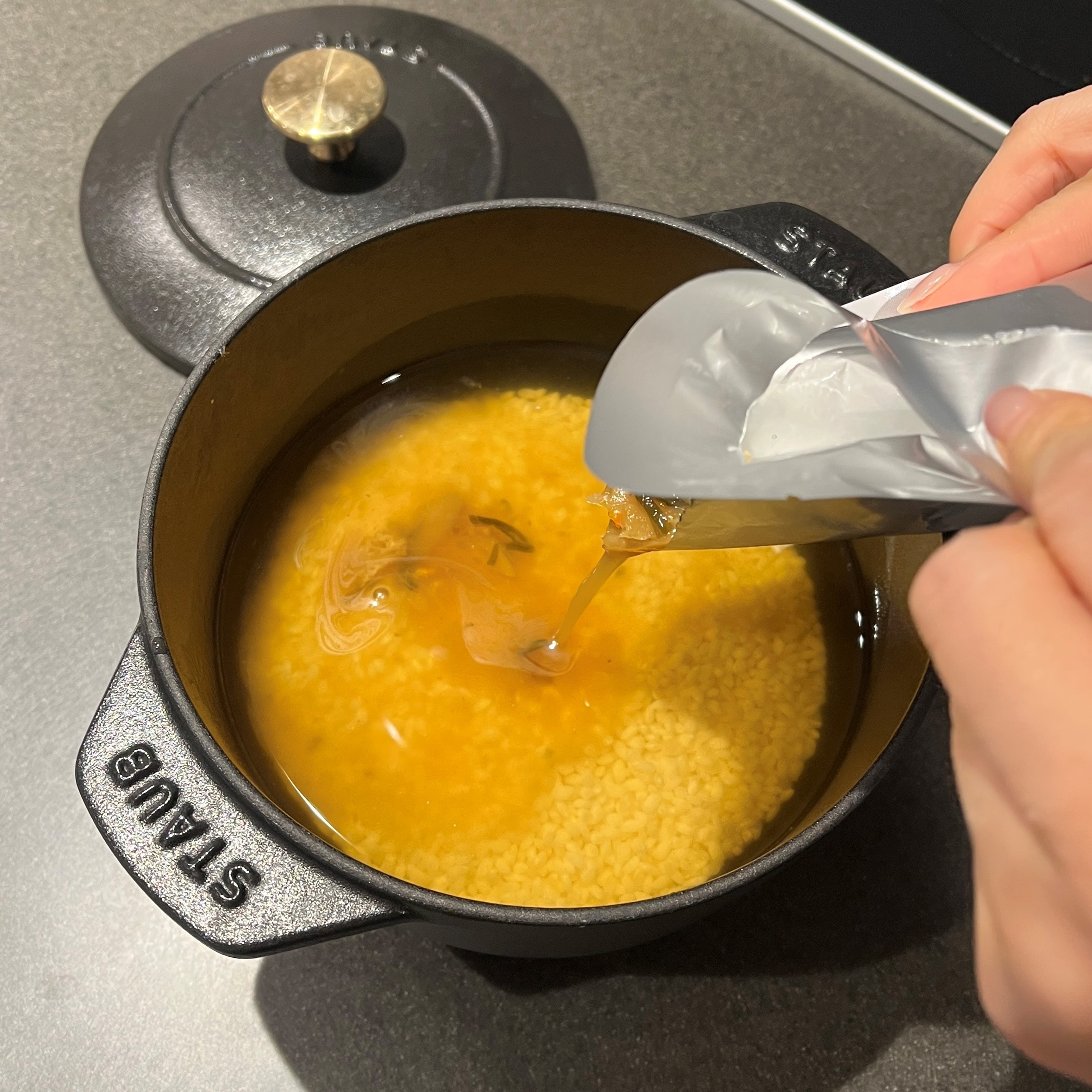 炊き込みご飯の素で、季節の味も、定番も簡単に ｜ 読むラジオ～全国のお店から～_mo1xre