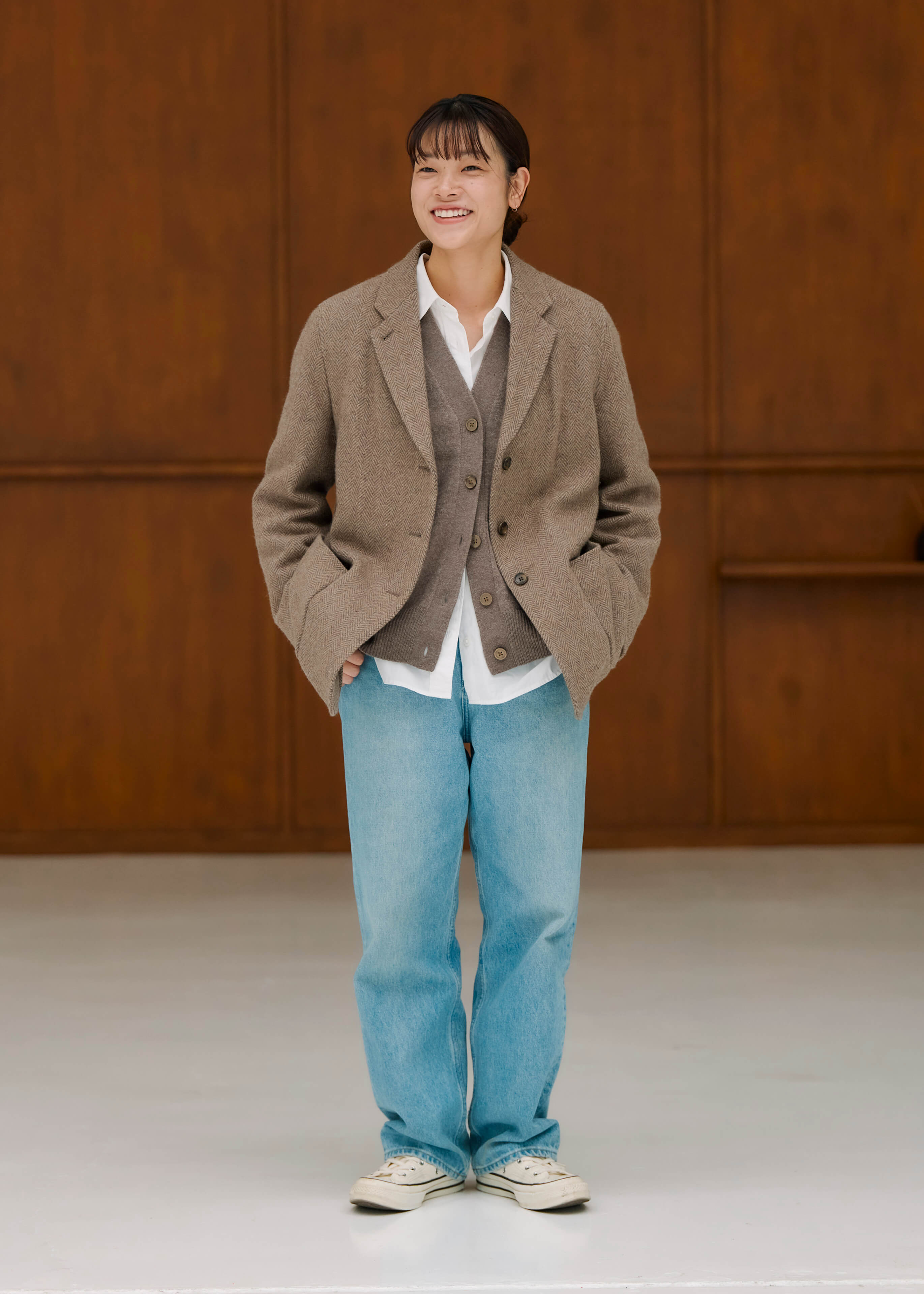 スタッフのリアルな着こなし ｜ 洗えるウール Vネックカーディガン_mT2Cn0