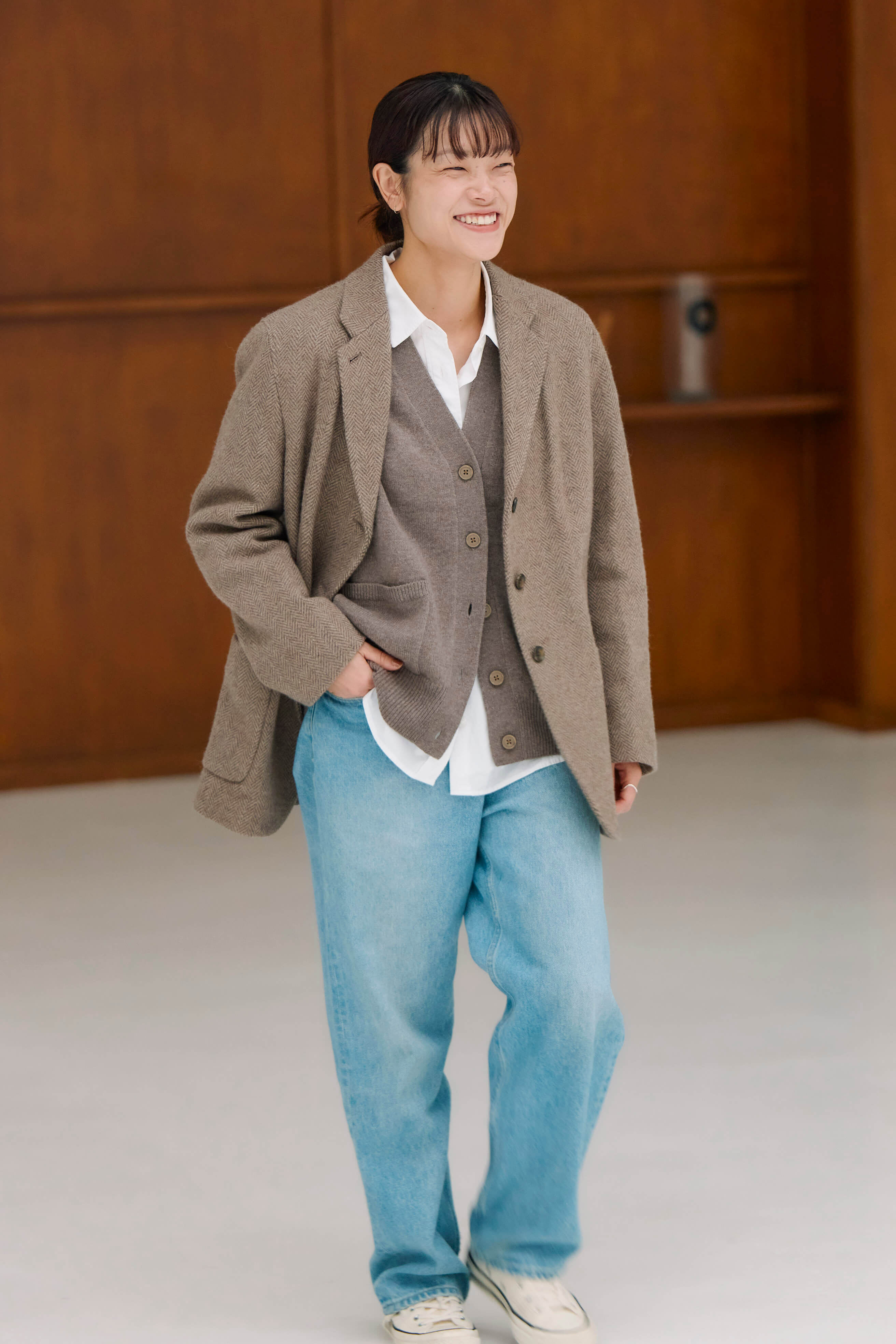 スタッフのリアルな着こなし ｜ 洗えるウール Vネックカーディガン_eH3RrX