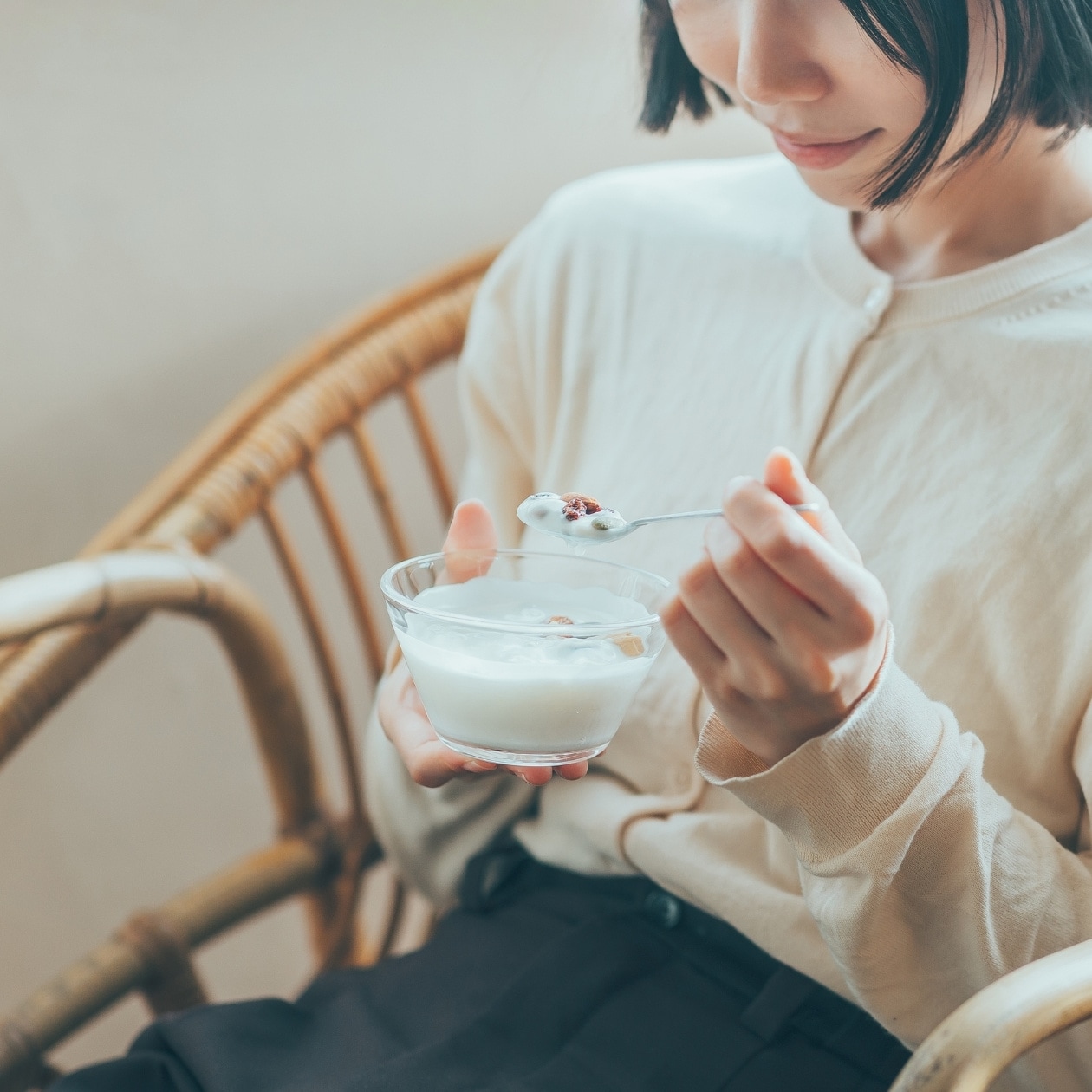 肌の老化を防ぐ、食事とスキンケアの工夫_6G6HkO