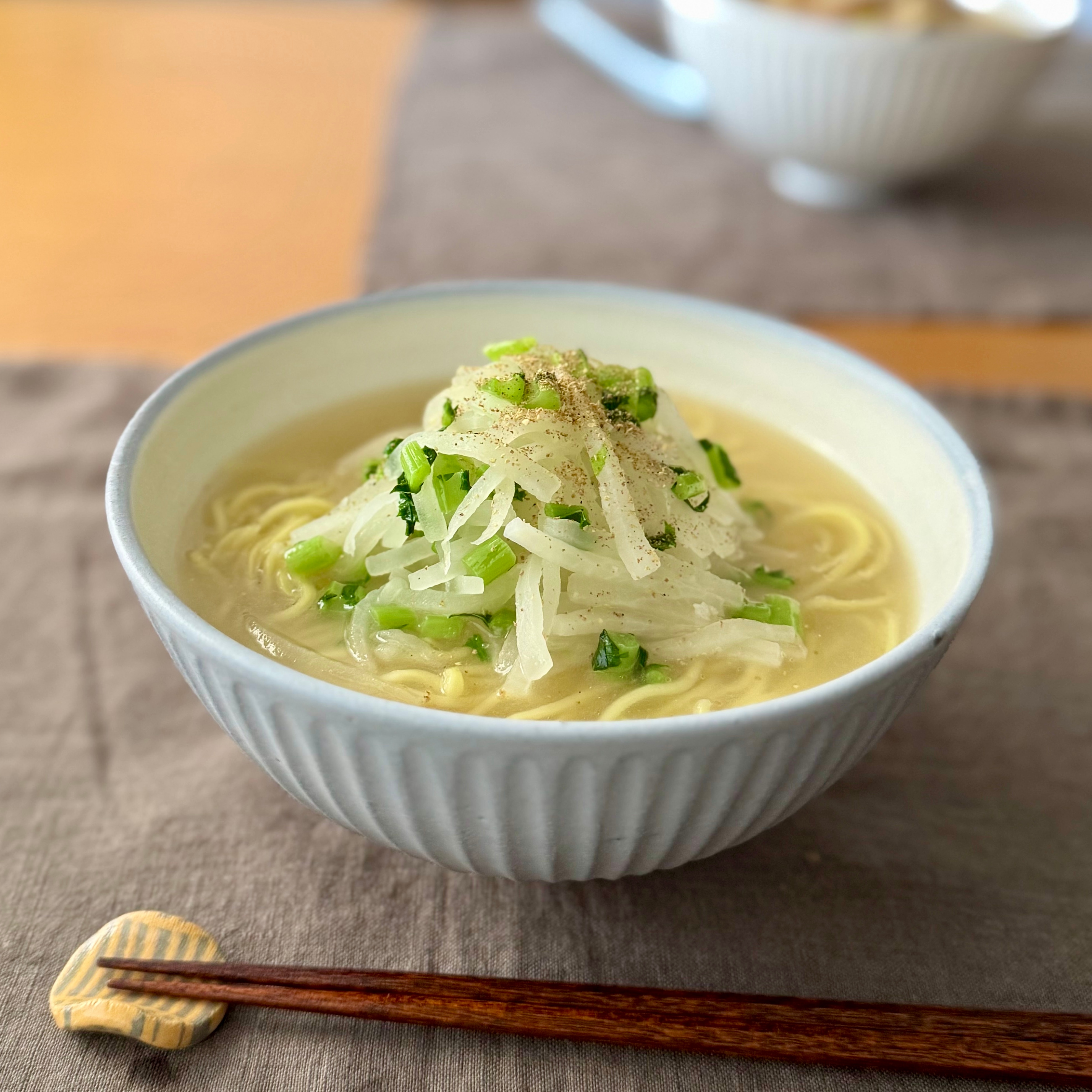 麺の製法にこだわった「生麺を熟成乾燥させたラーメン」のおいしい食べ方_QhquS9