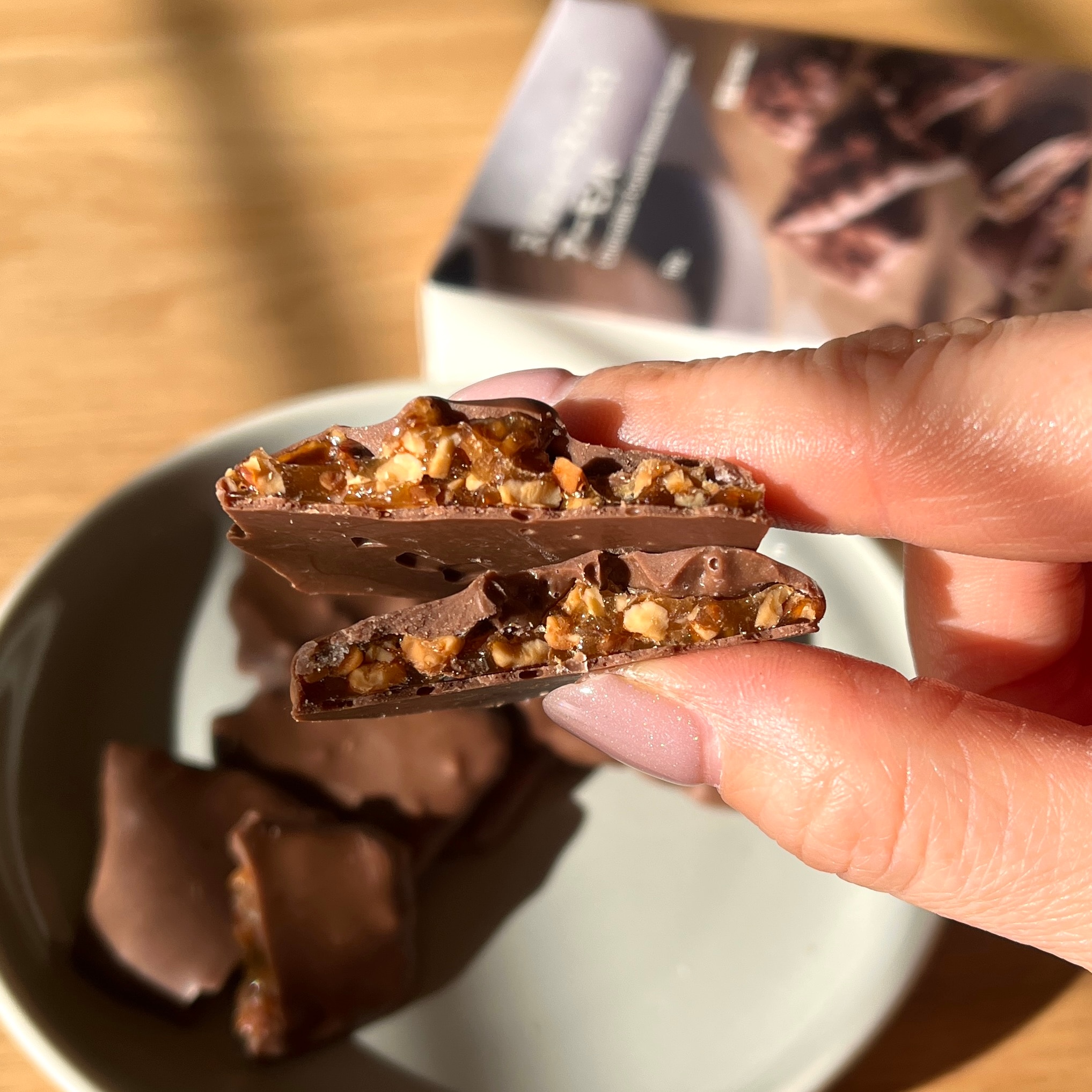 新商品 ｜ 冬だけのおいしさ、特別な日のご褒美チョコ_bB38cY