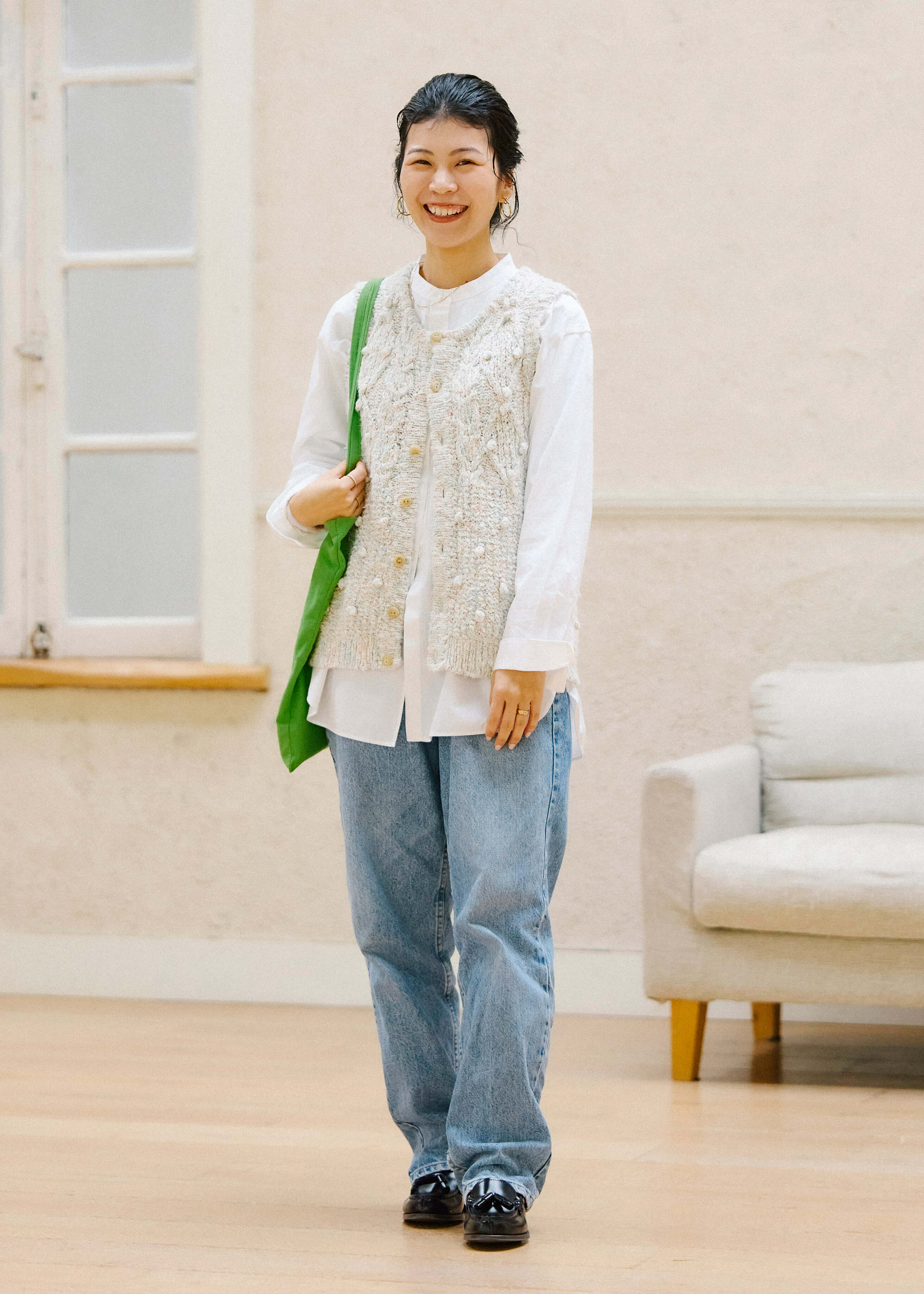 一枚でもさまになる、スタンドカラーシャツ｜ スタッフのリアルな着こなし_Xtp6Ux