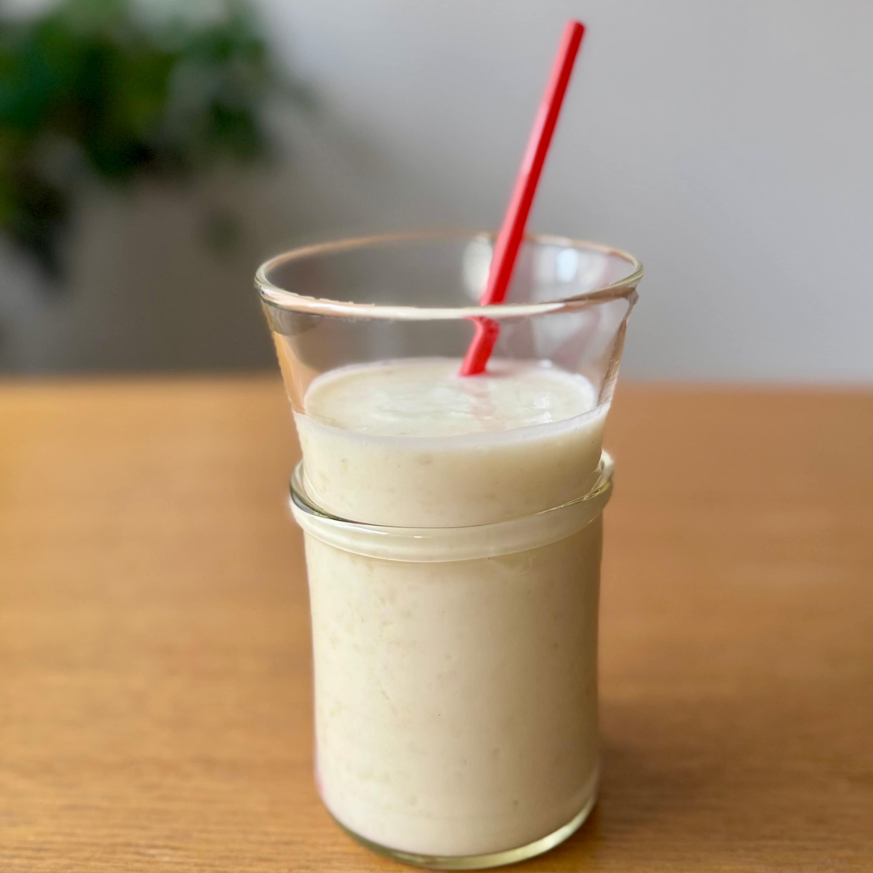 「冷凍チキンビリヤニ」と一緒に食べるとよりおいしい、簡単アチャール＆ラッシー_zv291G