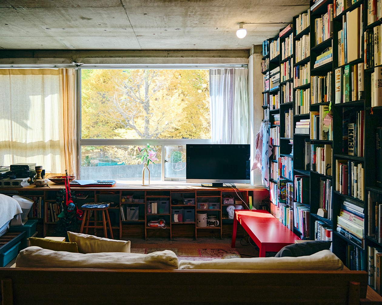 おおらかに、時を重ねてきた部屋 | ポリプロピレンメイクボックス、脚付マットレス ほか_RMED73