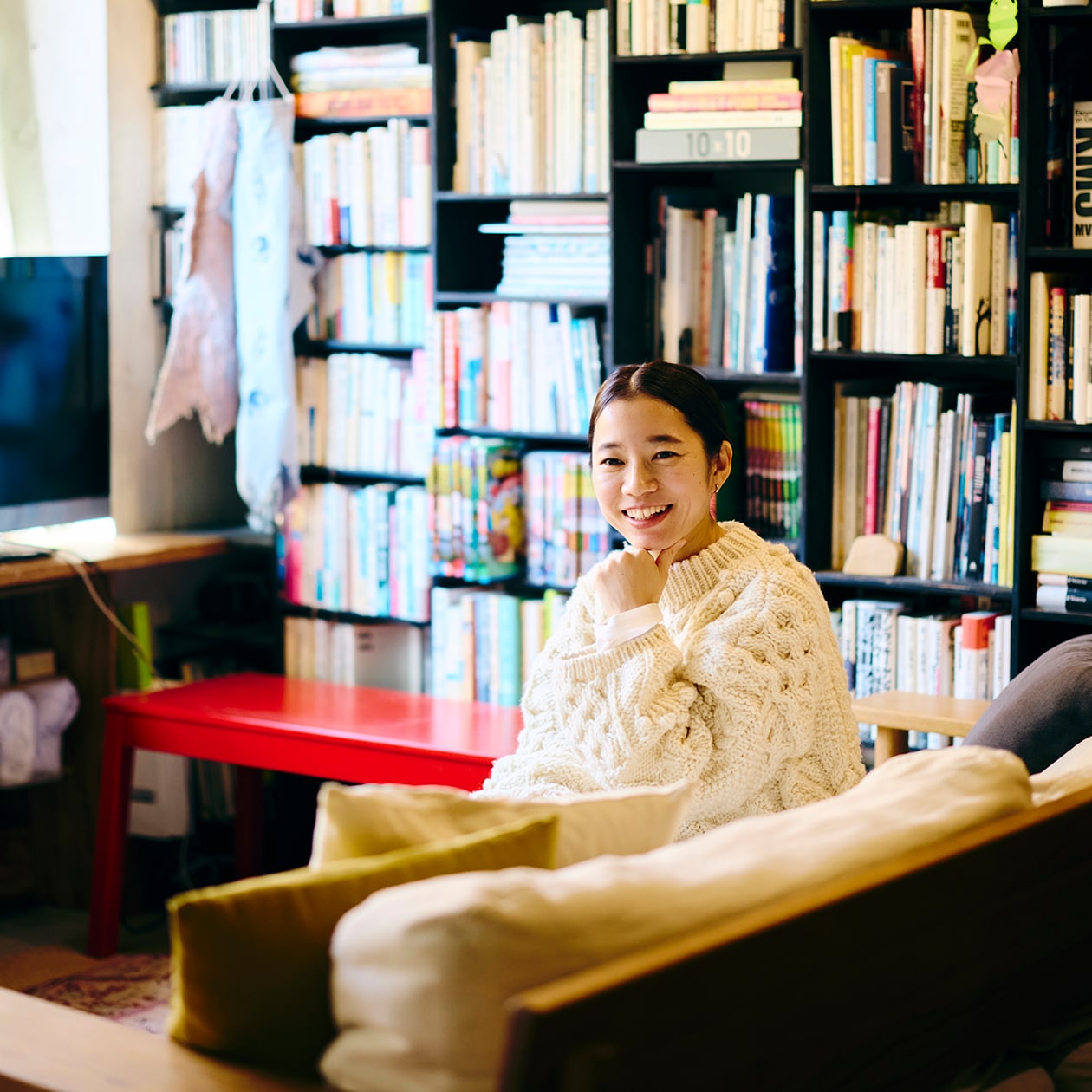 おおらかに、時を重ねてきた部屋 | ポリプロピレンメイクボックス、脚付マットレス ほか_Z8BvzT