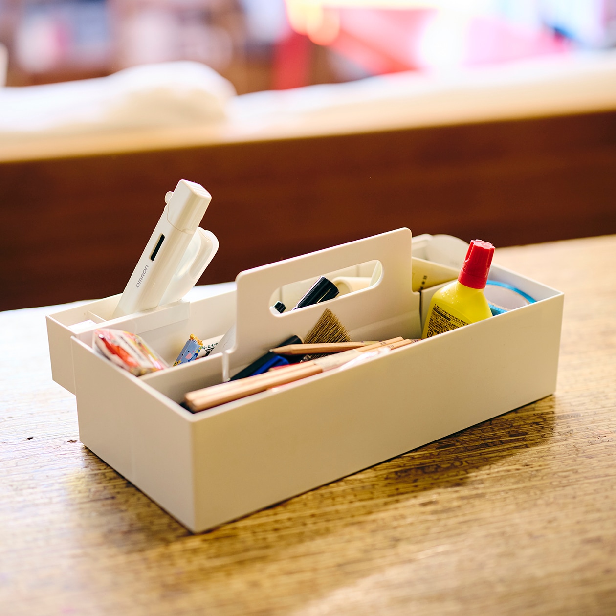 おおらかに、時を重ねてきた部屋 | ポリプロピレンメイクボックス、脚付マットレス ほか_IIET0s