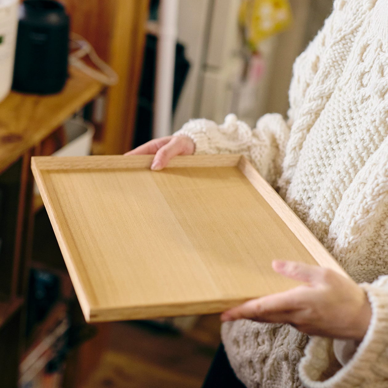 おおらかに、時を重ねてきた部屋 | ポリプロピレンメイクボックス、脚付マットレス ほか_0gWwvB