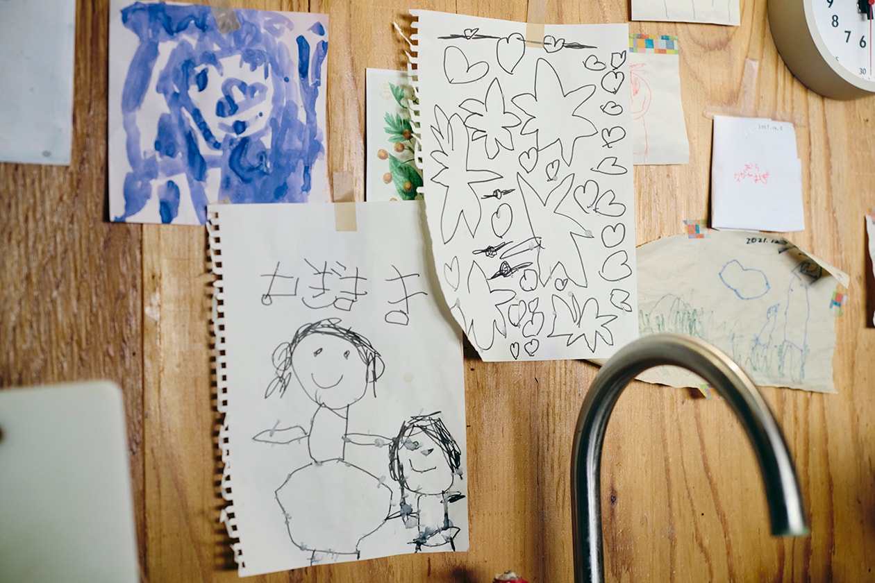 おおらかに、時を重ねてきた部屋 | ポリプロピレンメイクボックス、脚付マットレス ほか_i7xldJ