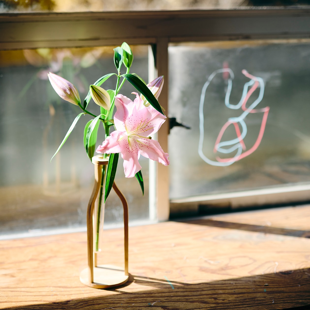 おおらかに、時を重ねてきた部屋 | ポリプロピレンメイクボックス、脚付マットレス ほか_d0z2No