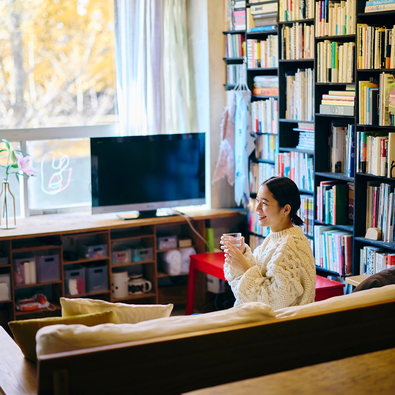 おおらかに、時を重ねてきた部屋 | ポリプロピレンメイクボックス、脚付マットレス ほか_nlNC30