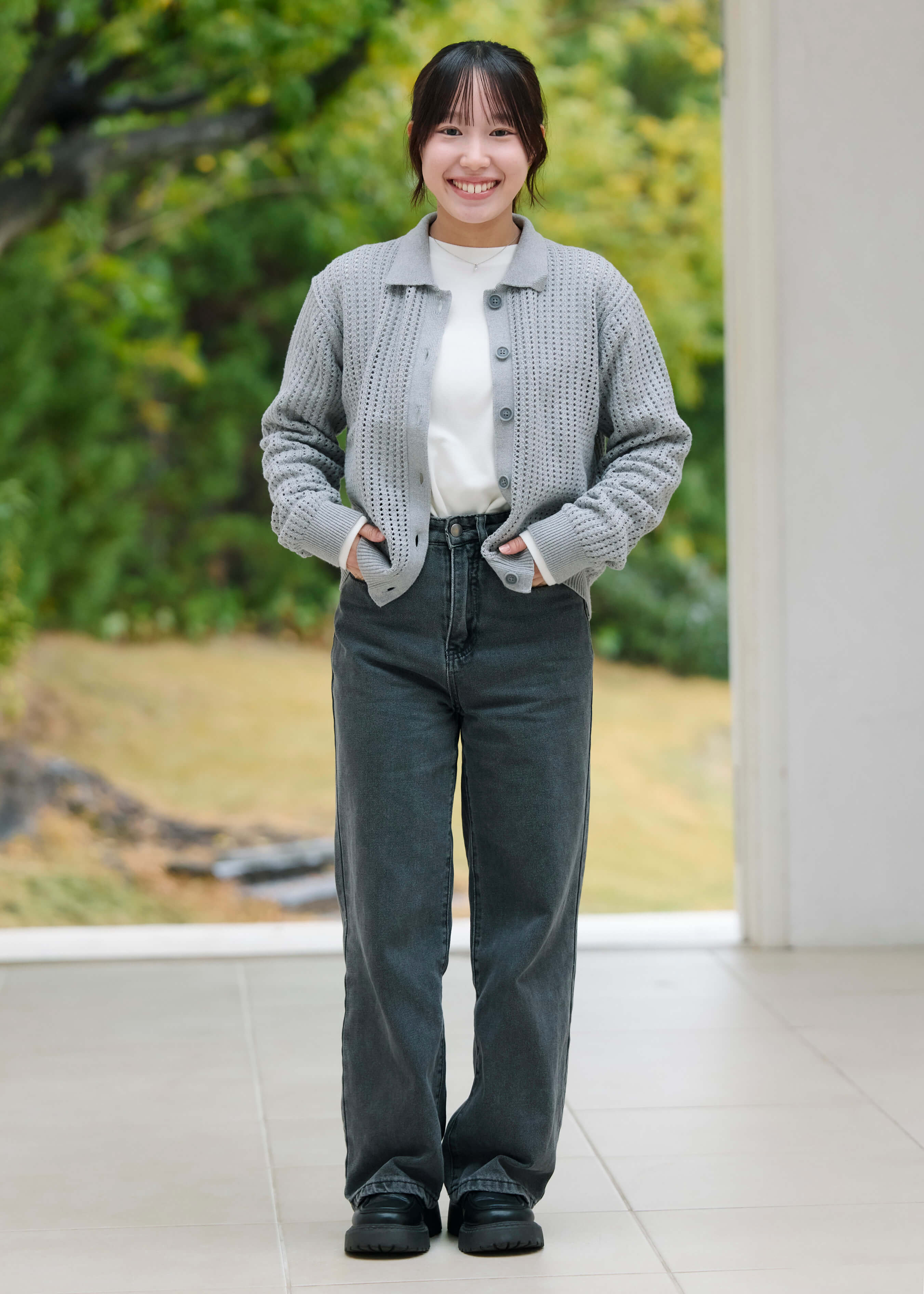 さらりと羽織れる、透かし編みのカーディガン ｜ スタッフのリアルな着こなし_JeOi92