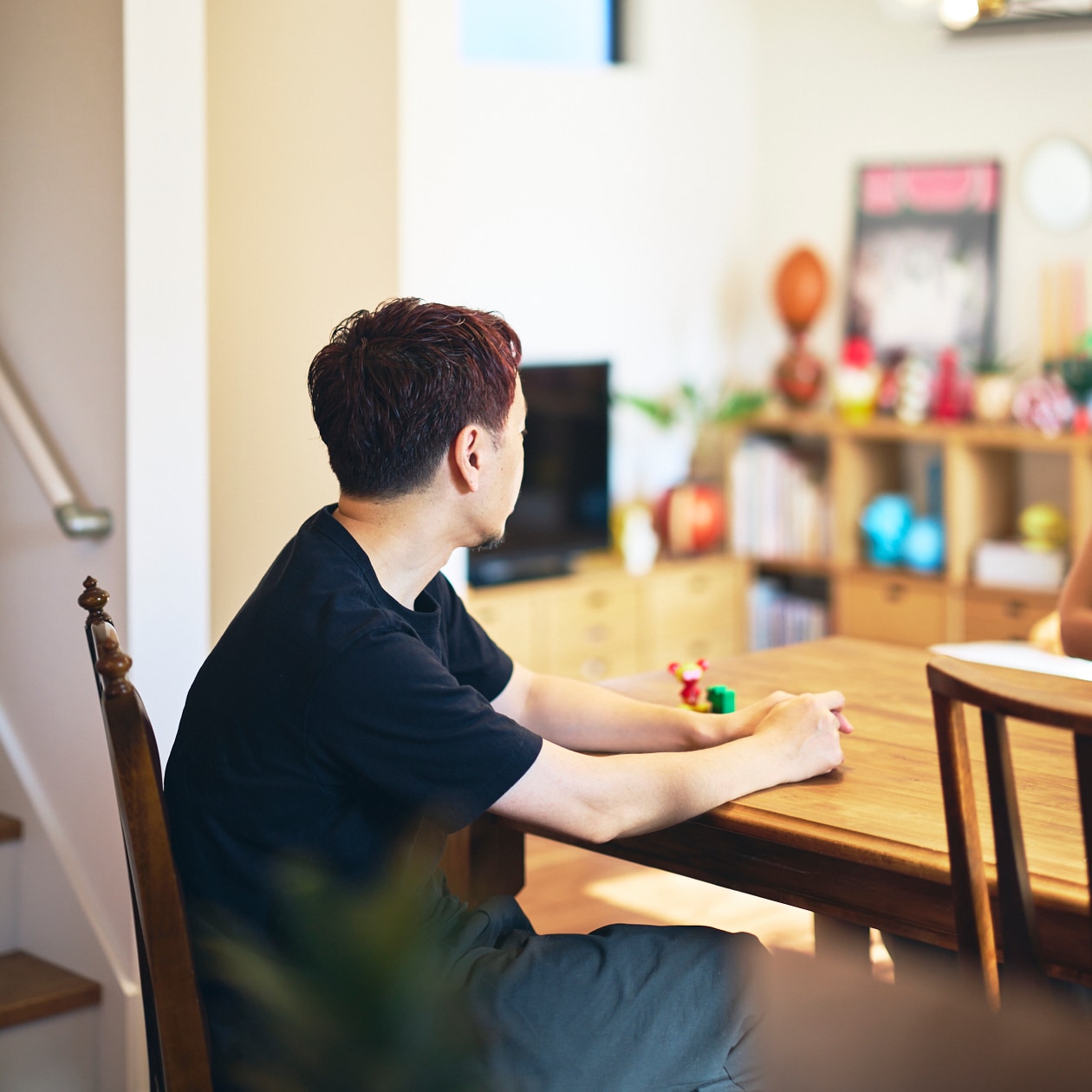 小さな部屋をひろくみせる家具選び、三つのポイント_M2SBz8