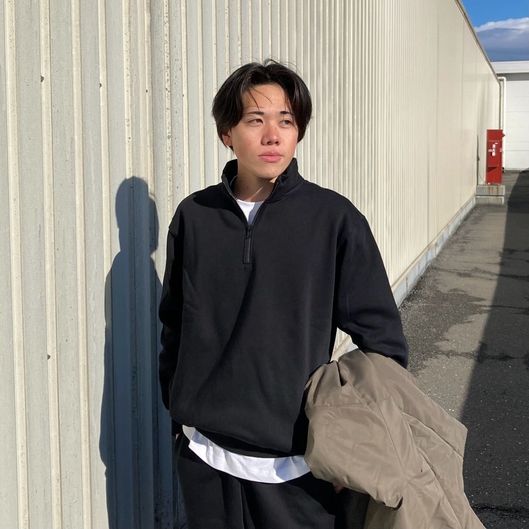 【スタッフコーディネート】絶妙な生地感で重ね着しやすい、スウェットスタイル_H77dbH