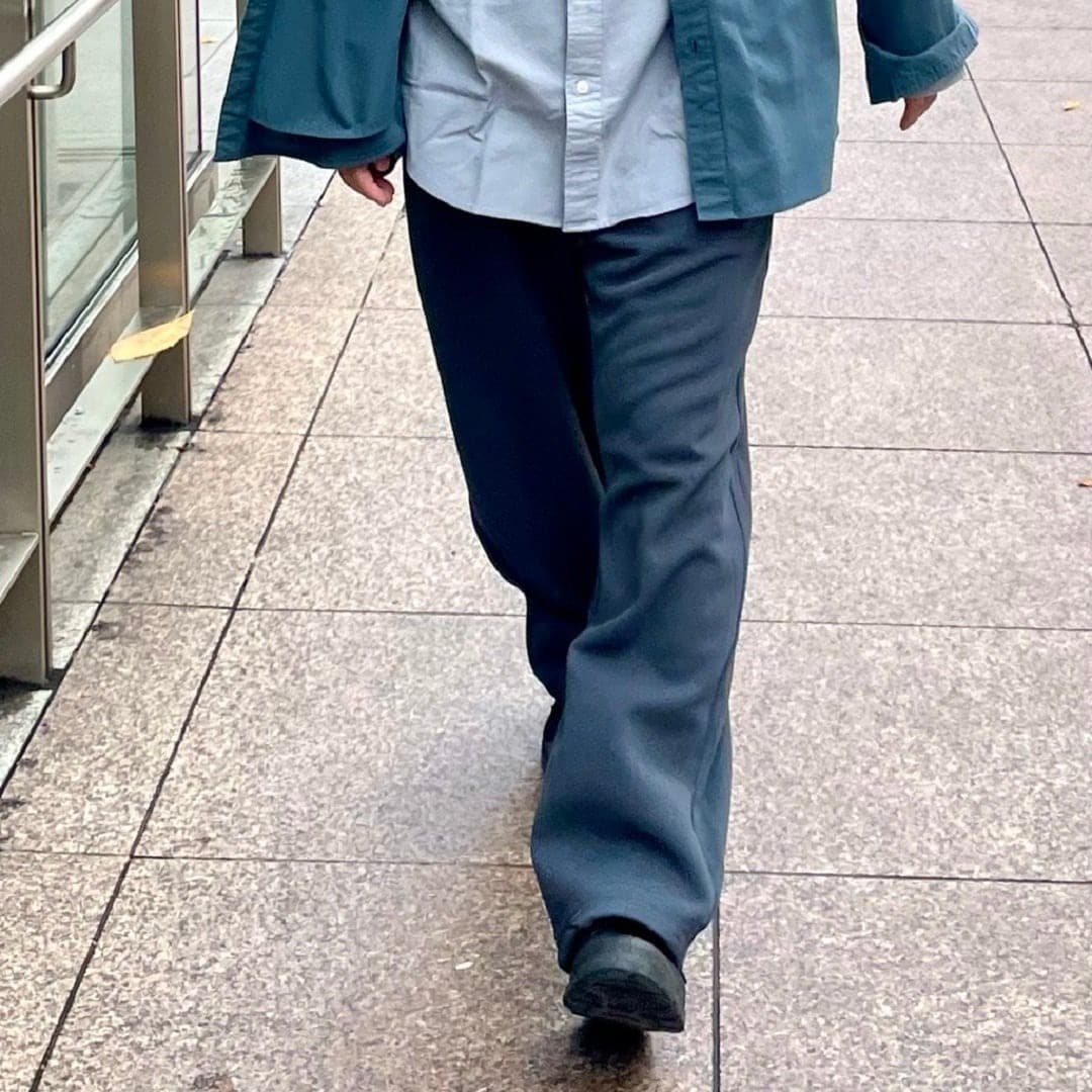 【スタッフコーディネート】絶妙な生地感で重ね着しやすい、スウェットスタイル_9BQrFM