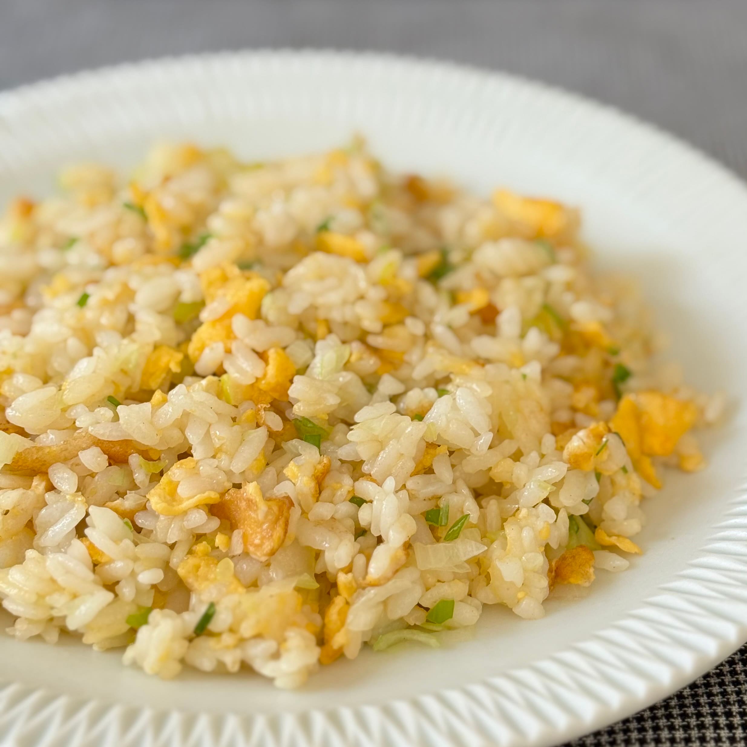 味がきまる「青菜炒めの素」で作る野菜炒めとチャーハン_vKO88p