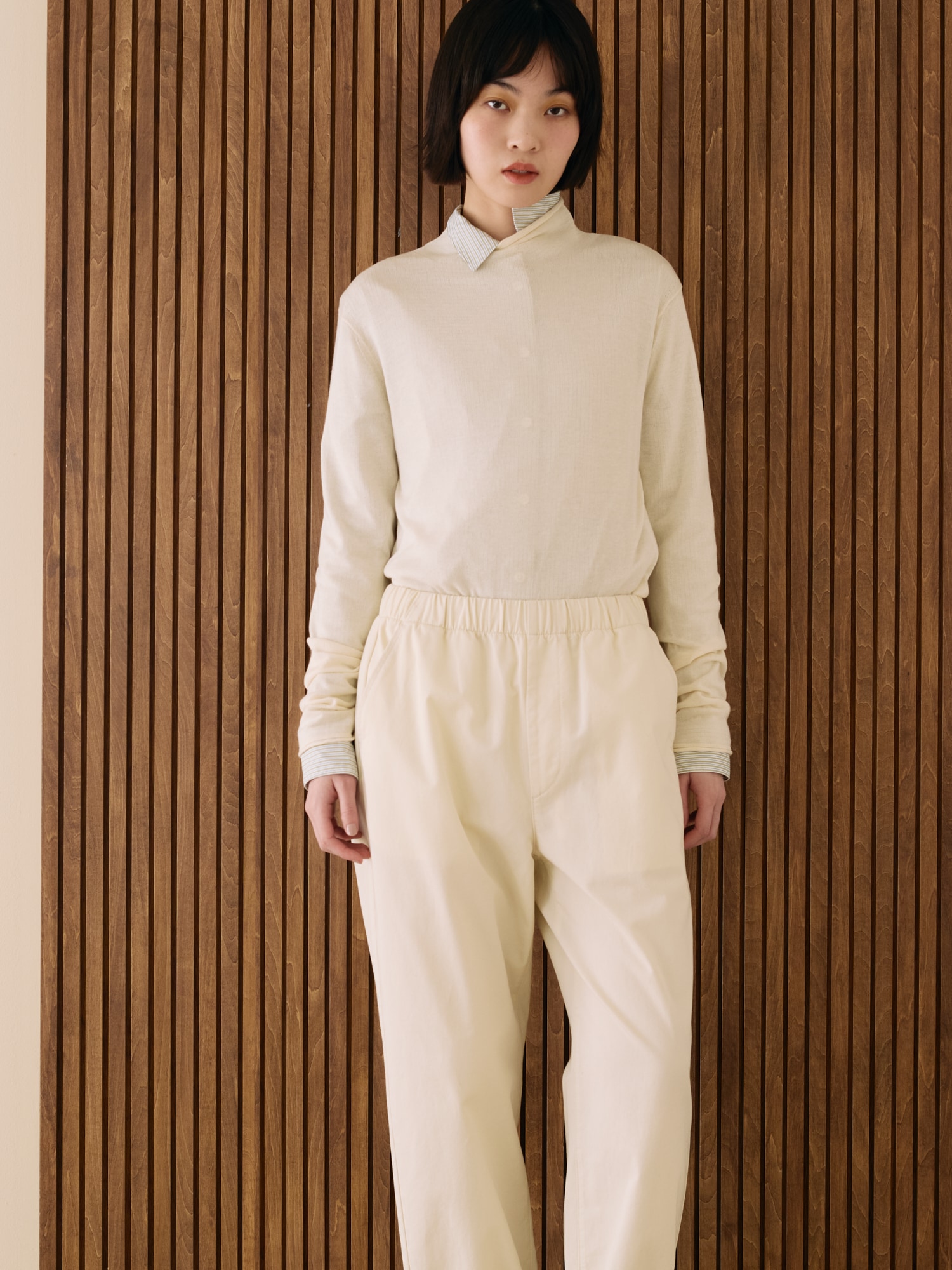 アクティブからくつろぎまで。頼れる「イージーパンツ」｜ 着まわしたい、定番服_48Me9s