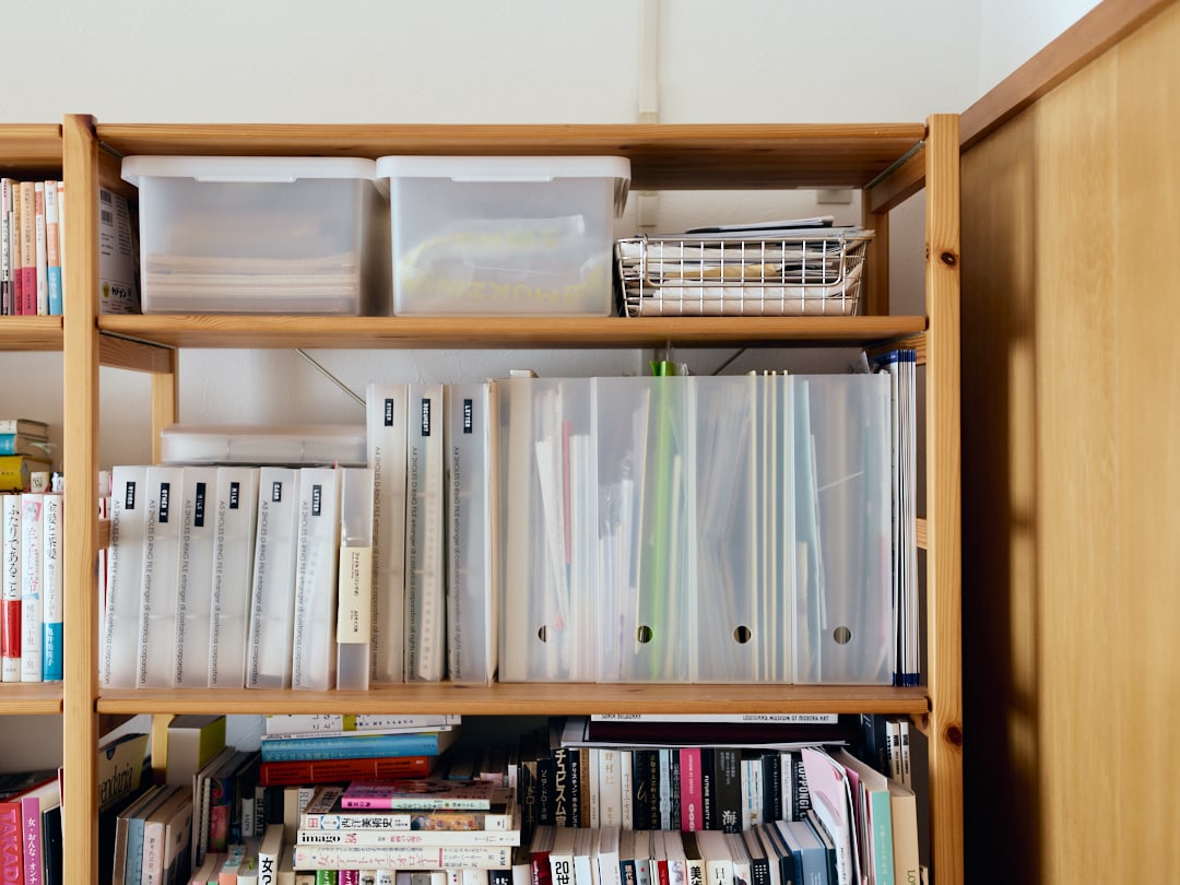 女性二人暮らし、二十年。名前のつかない関係の中で考えた。「“普通”の暮らしってなんだろう」はらだ有彩さん_DH1Bat