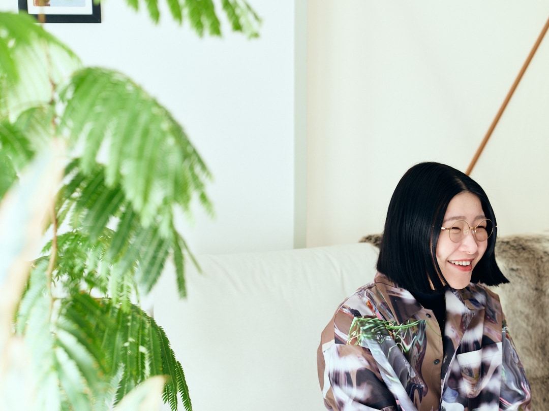 女性二人暮らし、二十年。名前のつかない関係の中で考えた。「“普通”の暮らしってなんだろう」はらだ有彩さん_I6fYJD