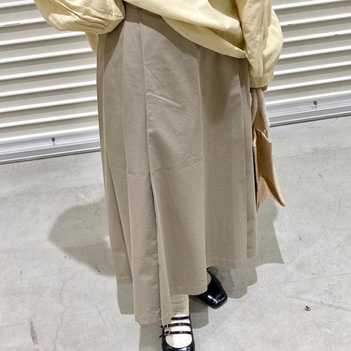 【スタッフコーディネート】絶妙な生地感で重ね着しやすい、スウェットスタイル_35jQdy