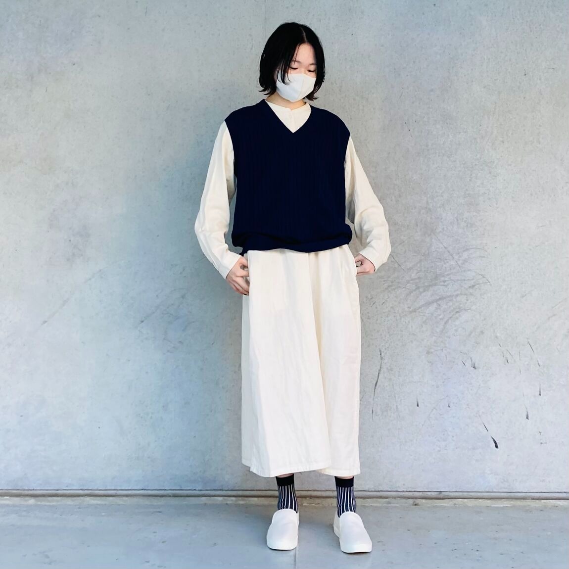 【スタッフコーディネート】冬から春へとうつろう季節、スウェットがあれば_j86wcE