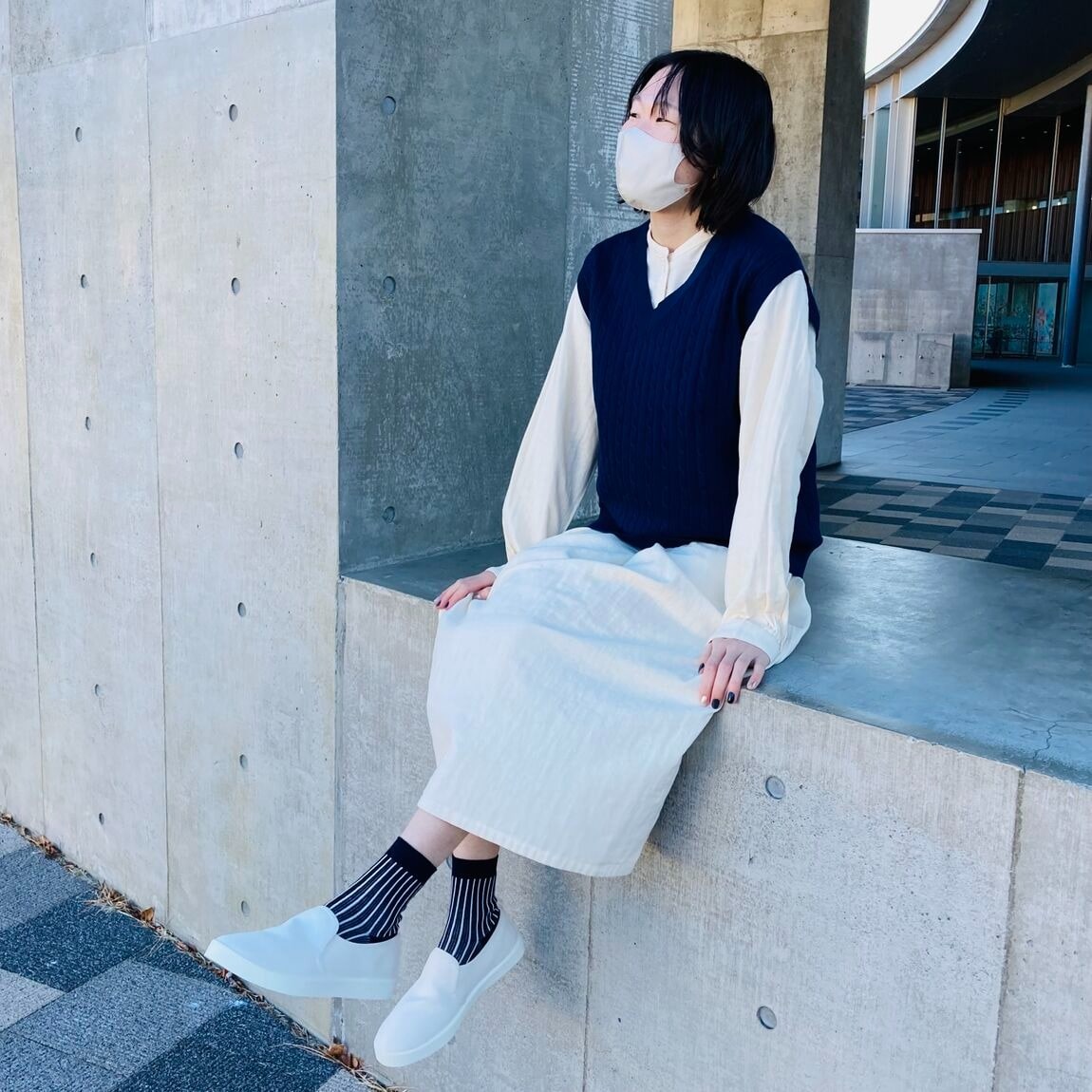 【スタッフコーディネート】冬から春へとうつろう季節、スウェットがあれば_4kqmnh