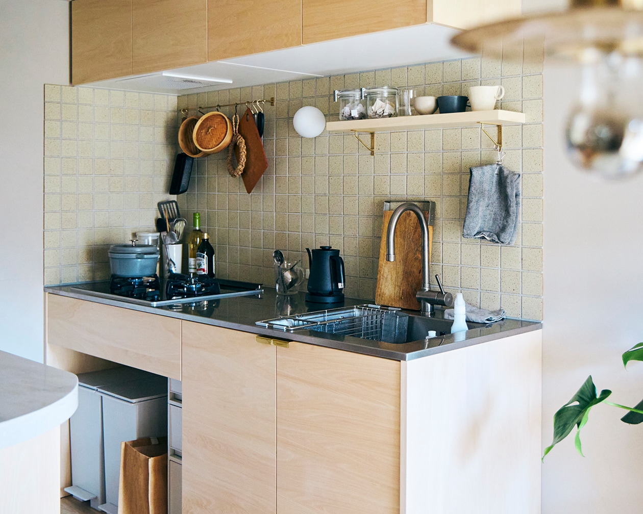 住みたい空間をつくりあげた部屋 ｜ スタッキングシェルフ、ステンレス ユニットシェルフ ほか_U8M1c4