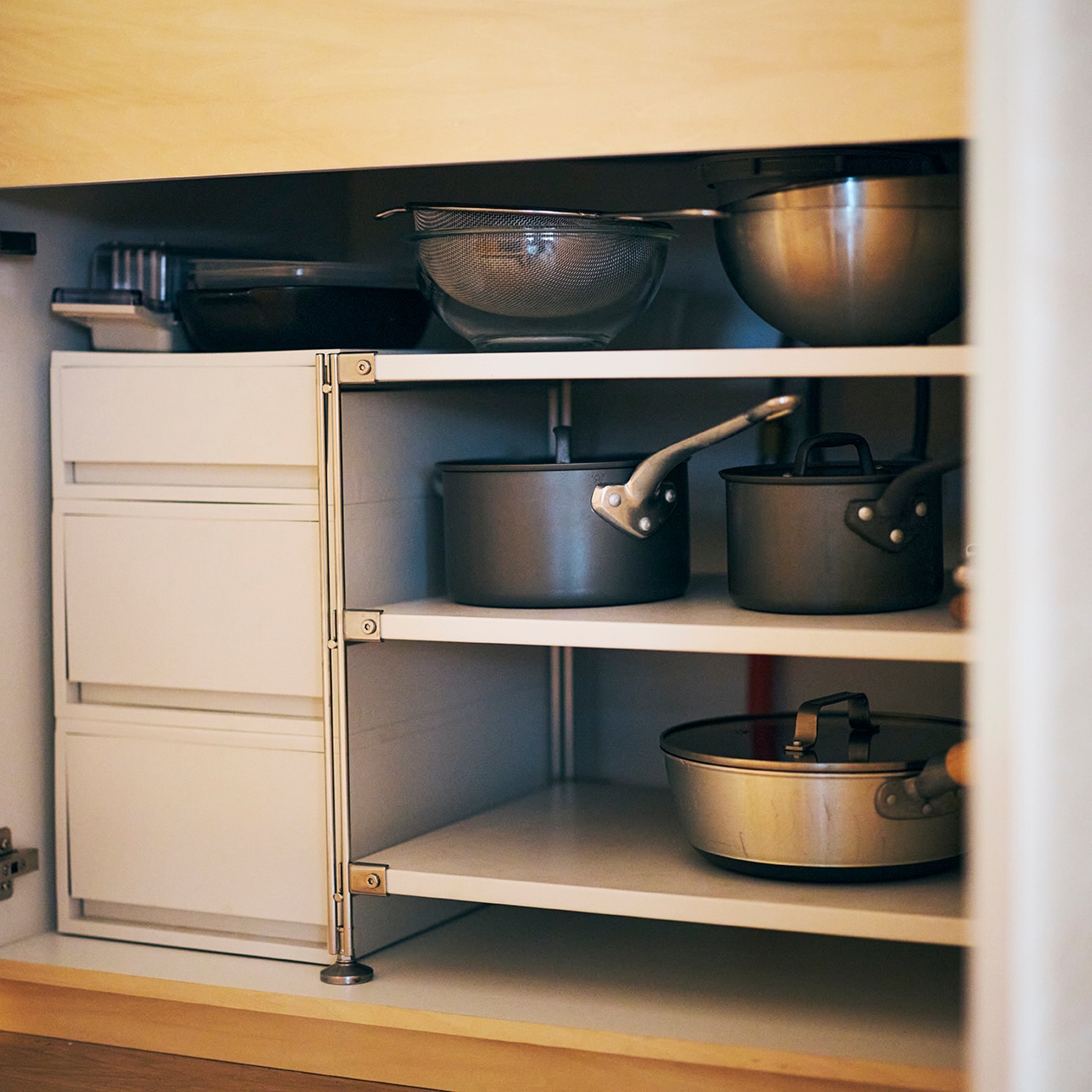 住みたい空間をつくりあげた部屋 ｜ スタッキングシェルフ、ステンレス ユニットシェルフ ほか_dTQ7zo