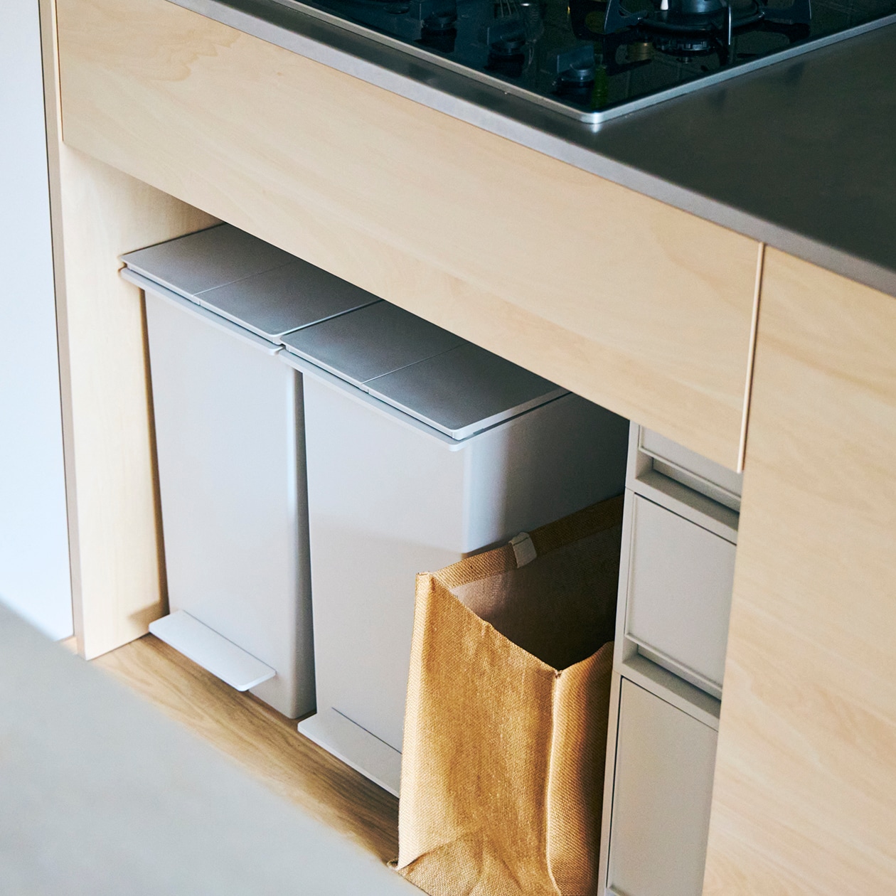 住みたい空間をつくりあげた部屋 ｜ スタッキングシェルフ、ステンレス ユニットシェルフ ほか_EU4Ahb