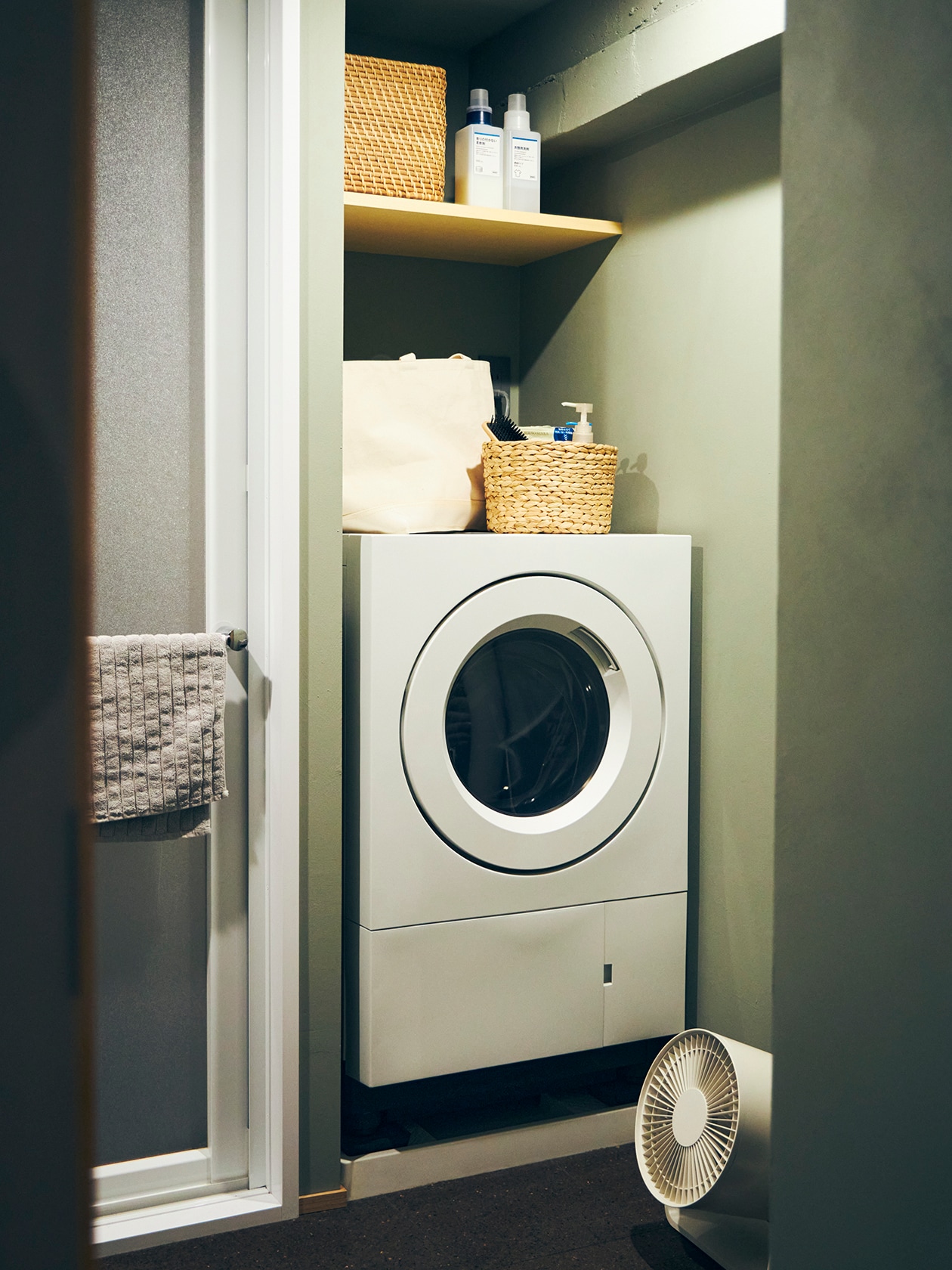 住みたい空間をつくりあげた部屋 ｜ スタッキングシェルフ、ステンレス ユニットシェルフ ほか_Zcd7l0