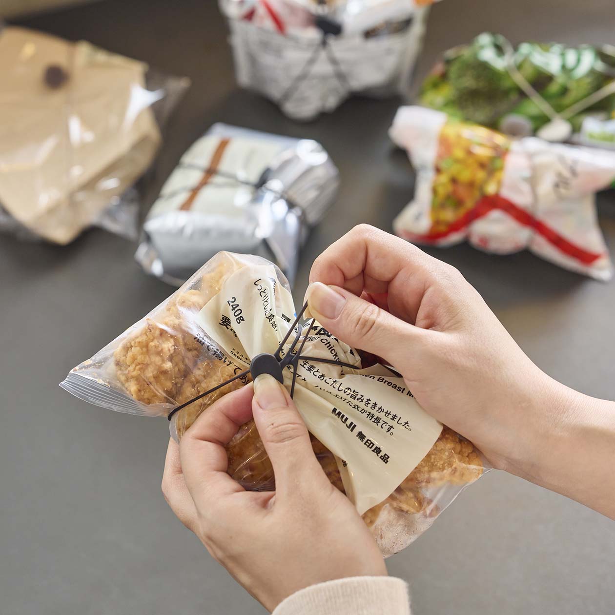 良く伸び、くり返し使える。シリコーン マルチバンド、べんりな活用法_J7Cdr8