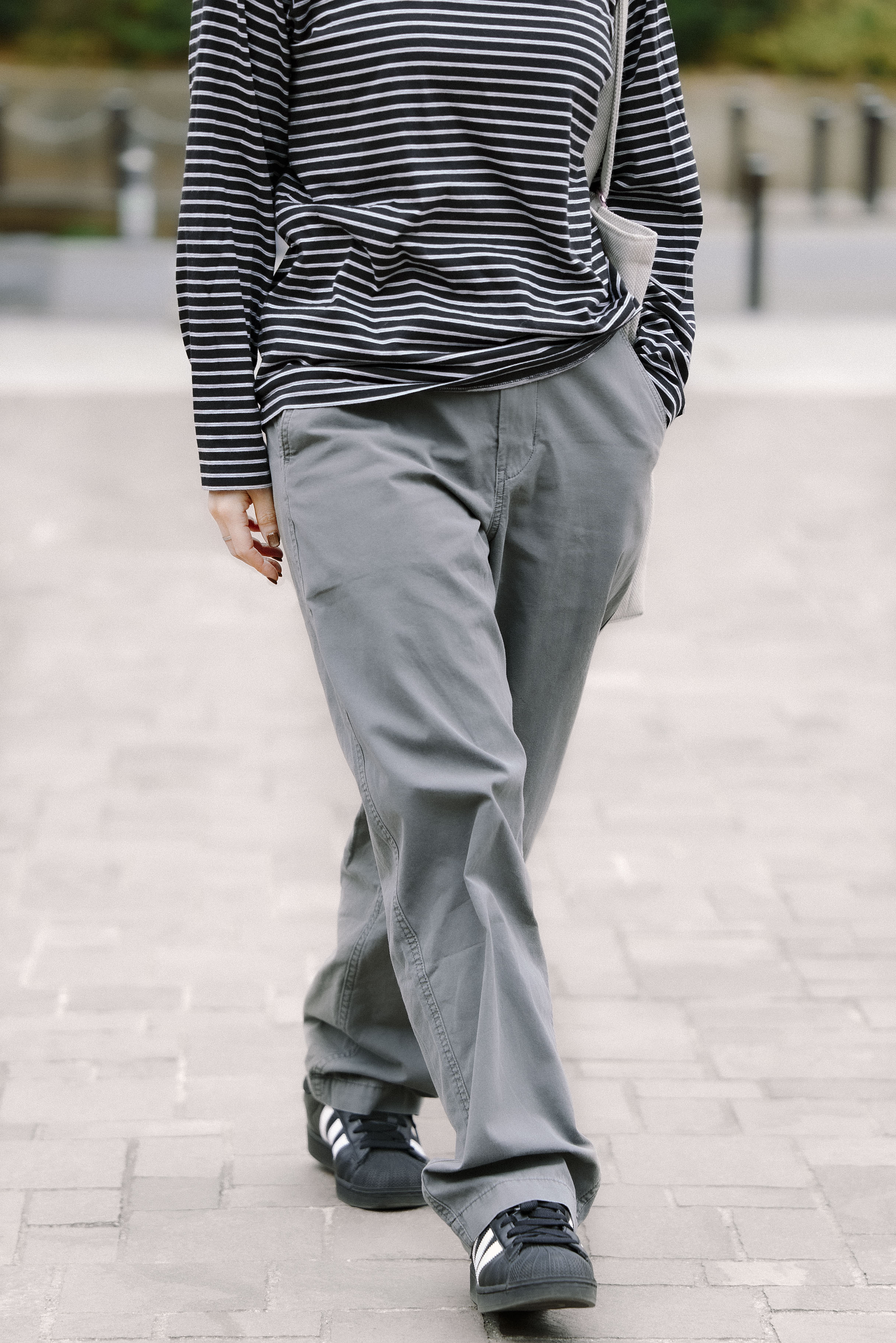 「生地や縫製の良さは裾に出る、と思います」榊原優佳（スタイリスト） |  ワイドイージーパンツほか_kxVo3e