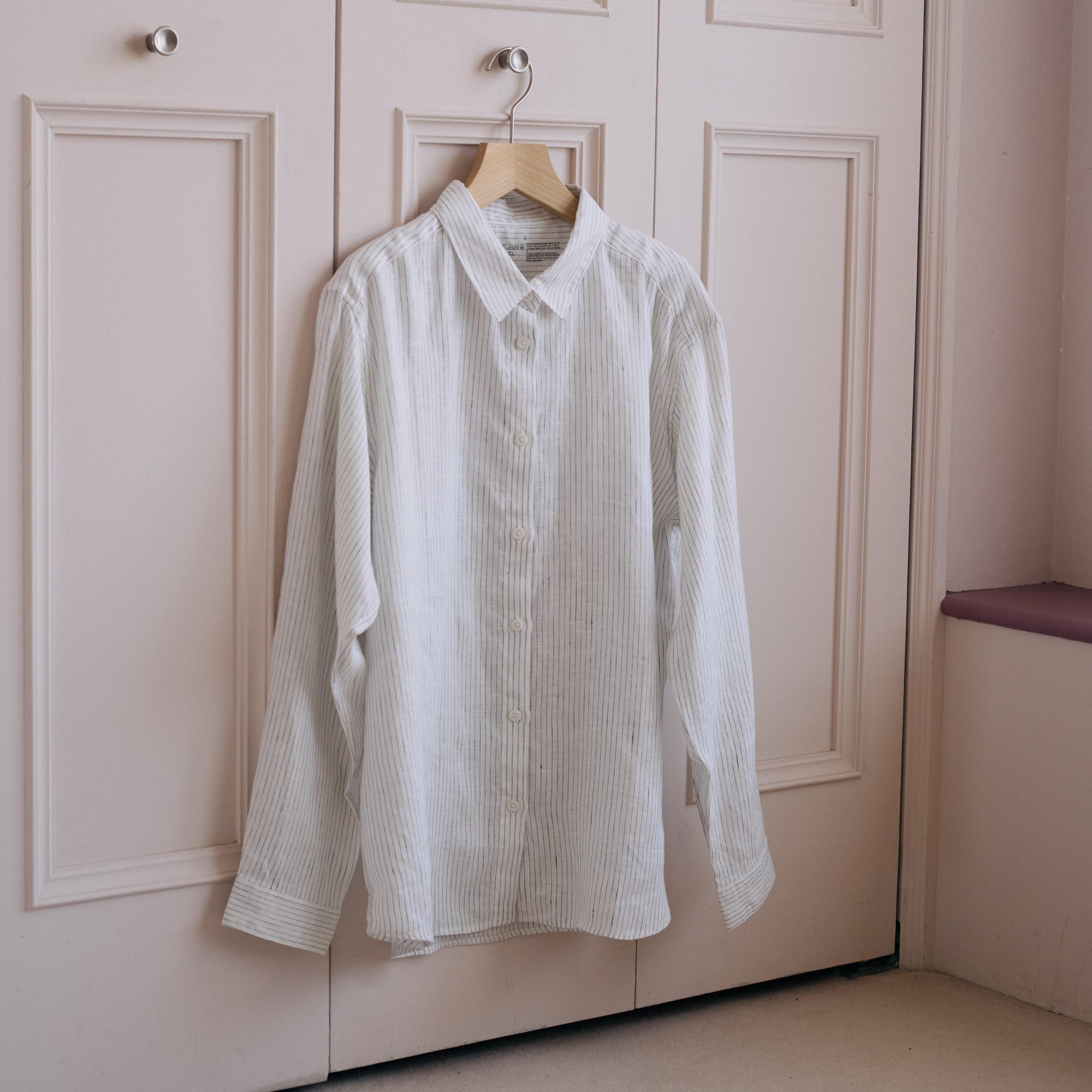 洗いざらしの風合いを楽しむ、涼やかな「リネンシャツ」 ｜  着まわしたい、定番服_Wl2FRj