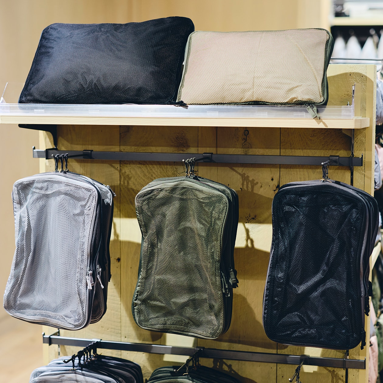 旅行好きスタッフが、無印良品週間で買いたいトラベル用品 ｜ ポーチ、ショルダーバッグ、仕分けケースなど_R3MrnE