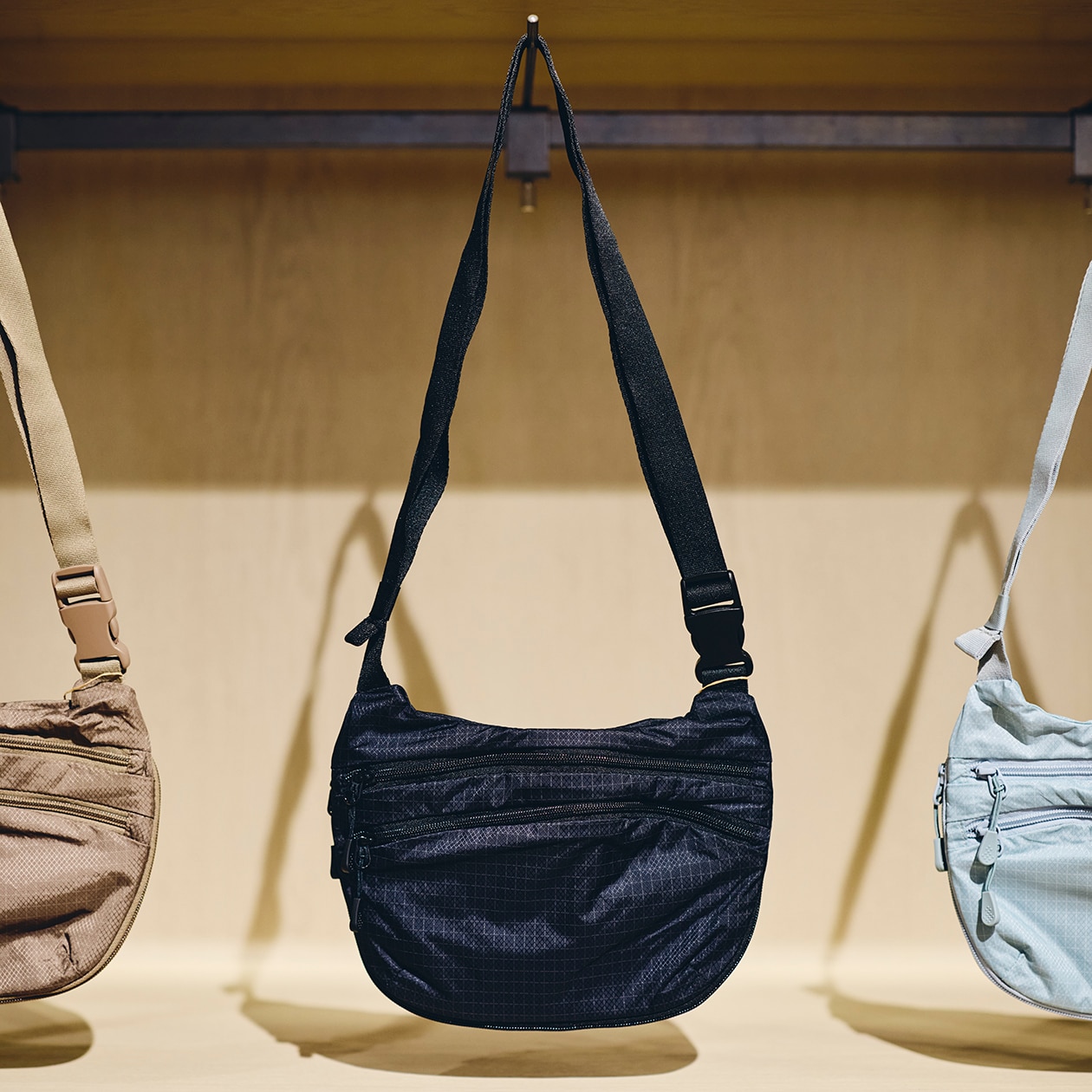 旅行好きスタッフが、無印良品週間で買いたいトラベル用品 ｜ ポーチ、ショルダーバッグ、仕分けケースなど_CiXC46