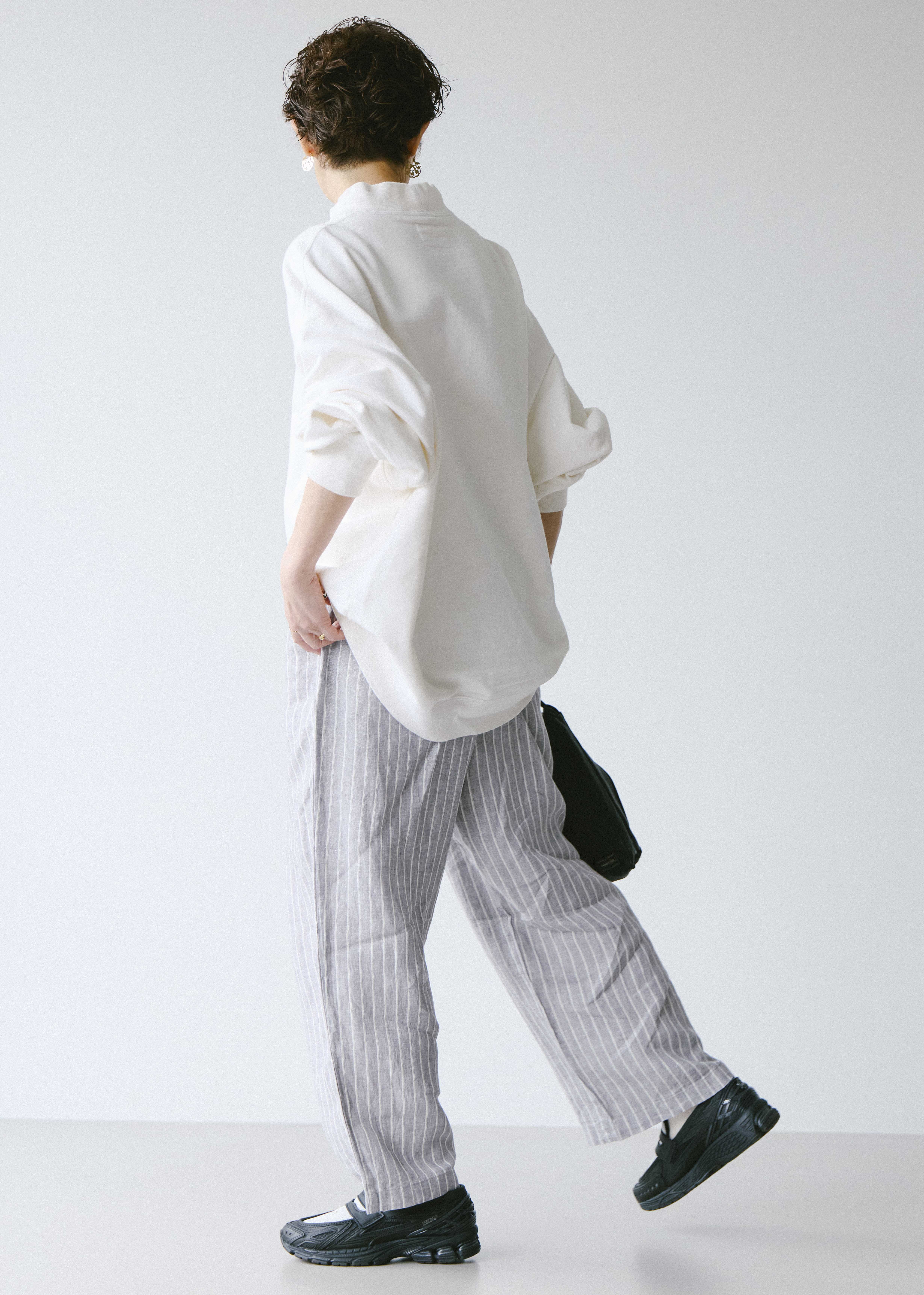 モノトーンを軸に、遊び心を ｜ スタッフのリアルな着こなし_eqX1v9