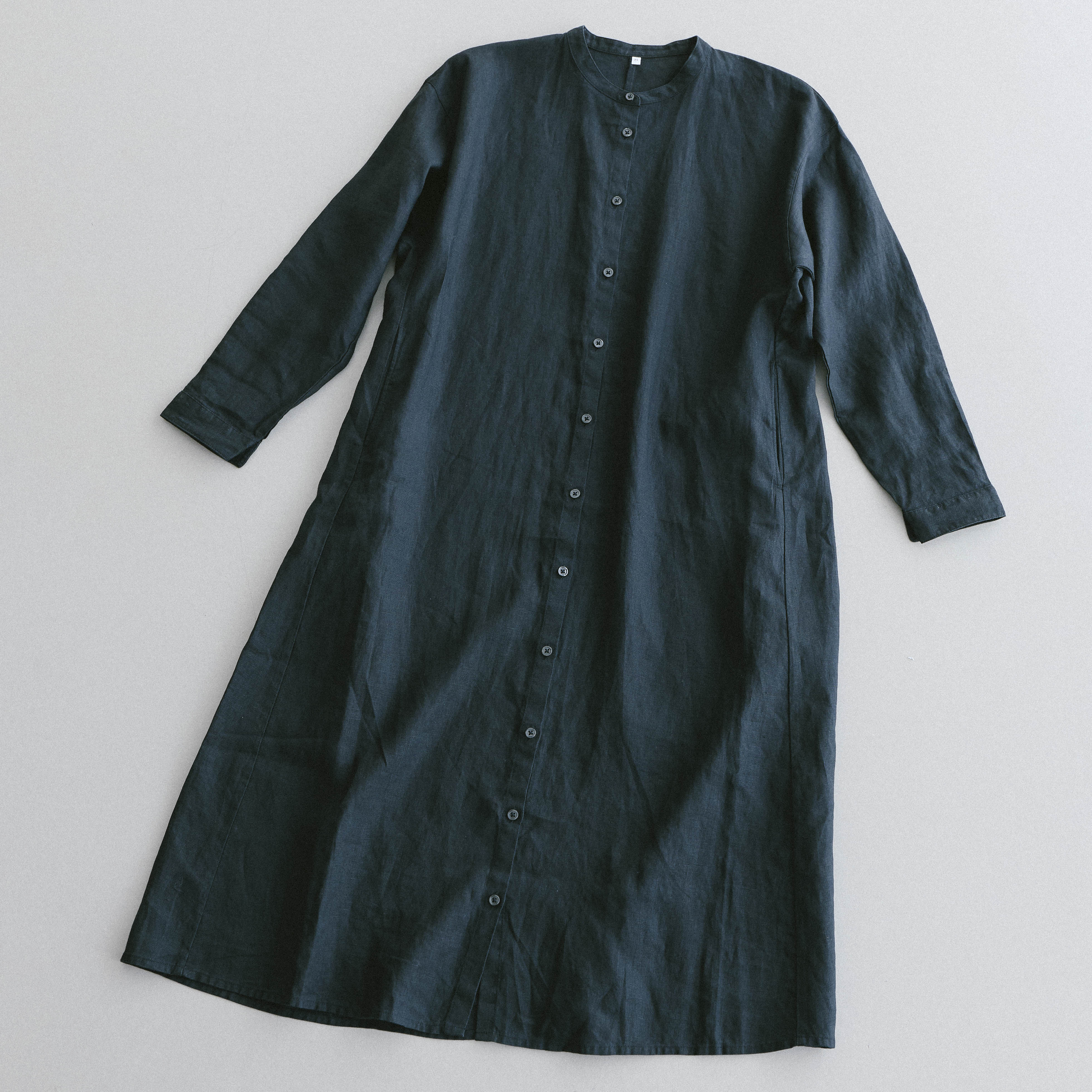 モノトーンを軸に、遊び心を ｜ スタッフのリアルな着こなし_jJY4lo