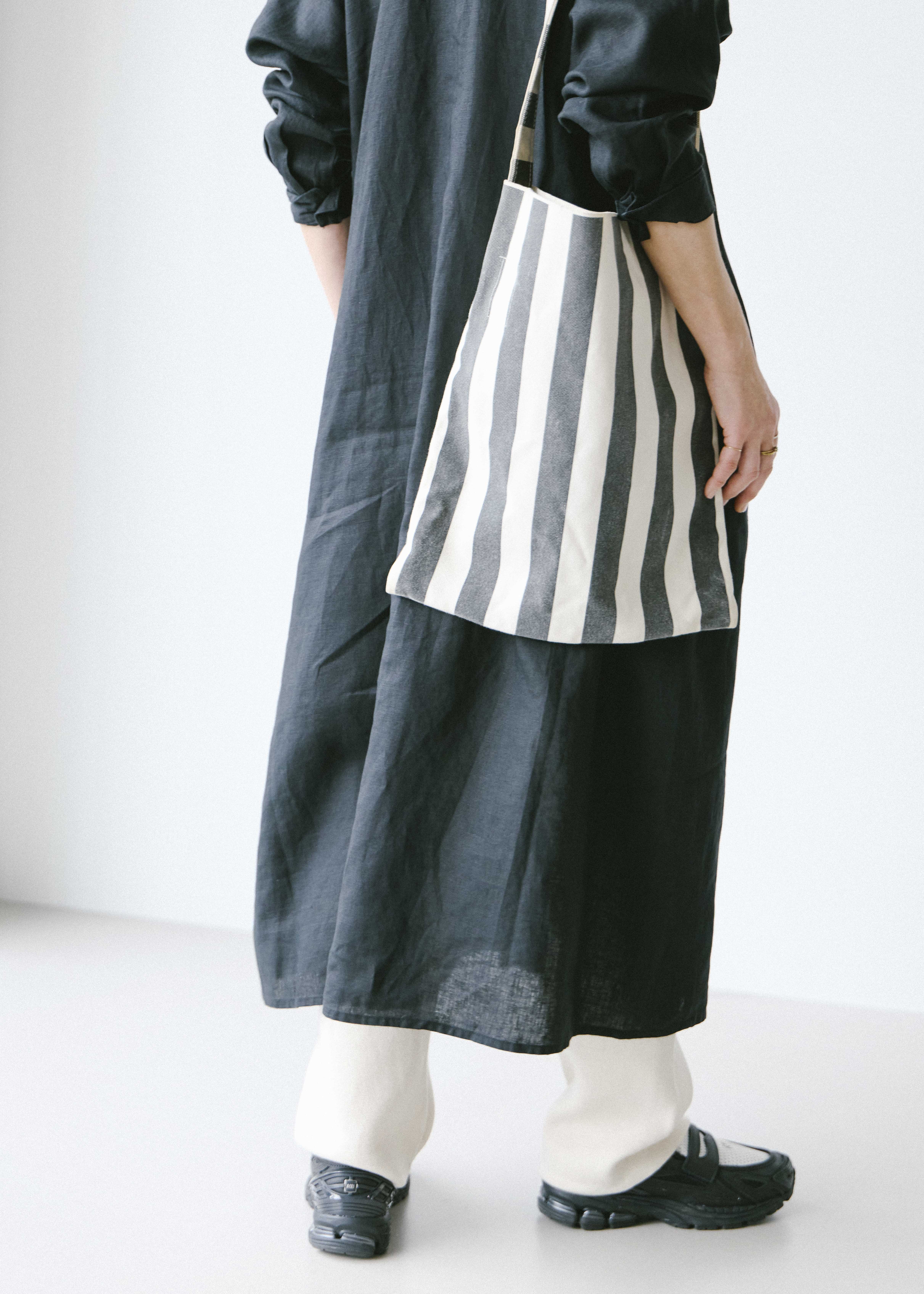 モノトーンを軸に、遊び心を ｜ スタッフのリアルな着こなし_TW28WT